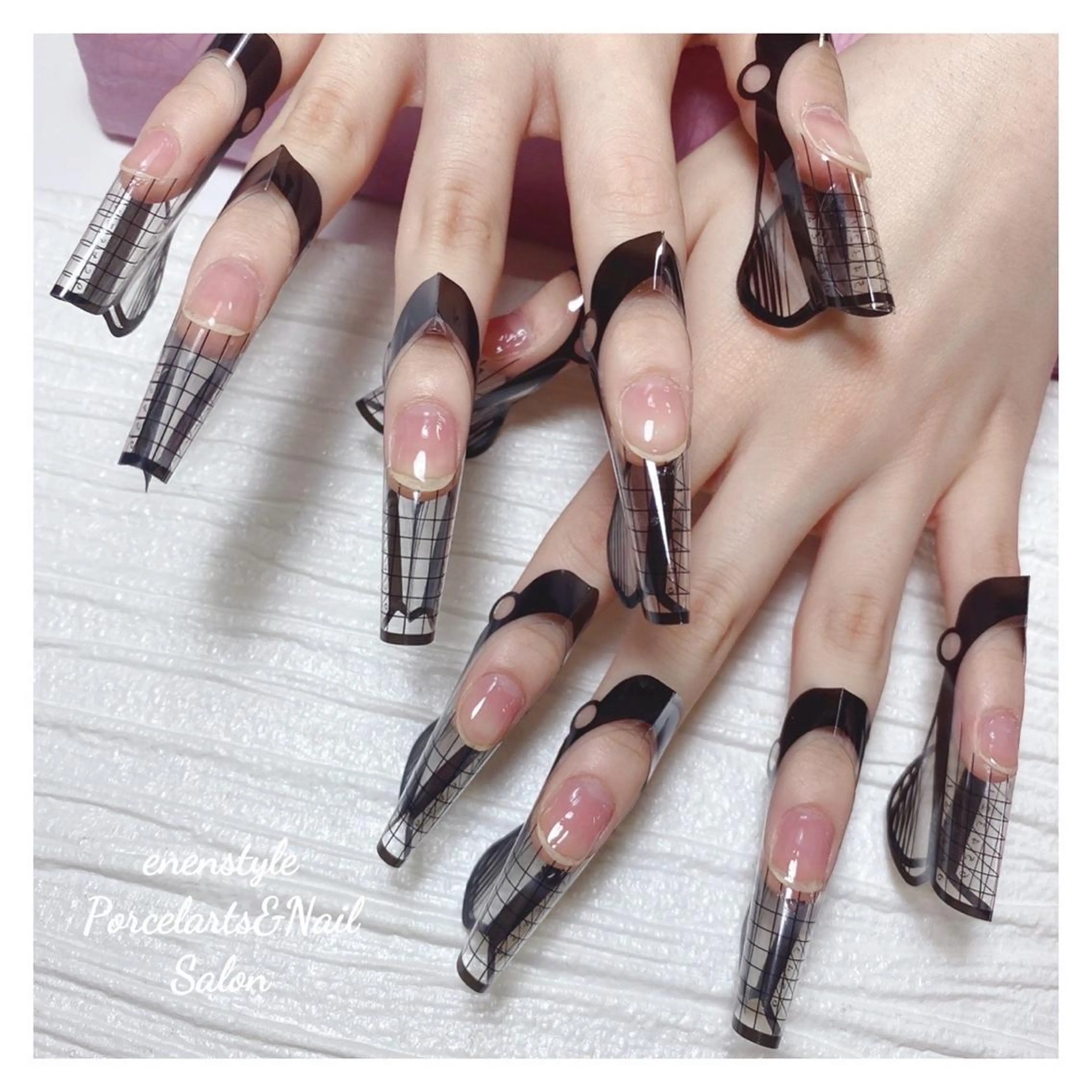 ミディアム ネイル 👑enen style👑のネイルデザイン