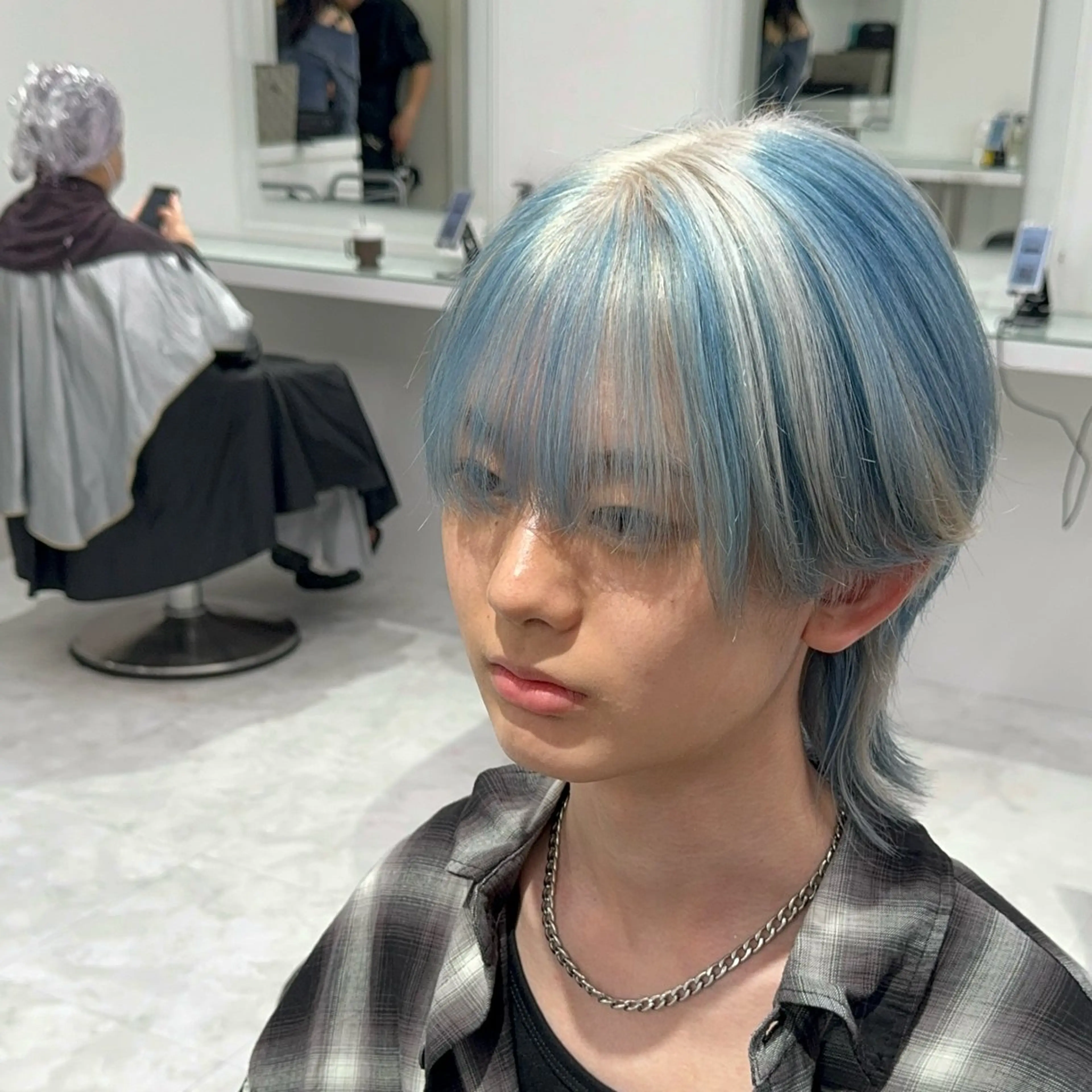 ショート カラー ヘアアレンジ ハイトーン艶カラー 🤍ゆうひのヘアスタイル