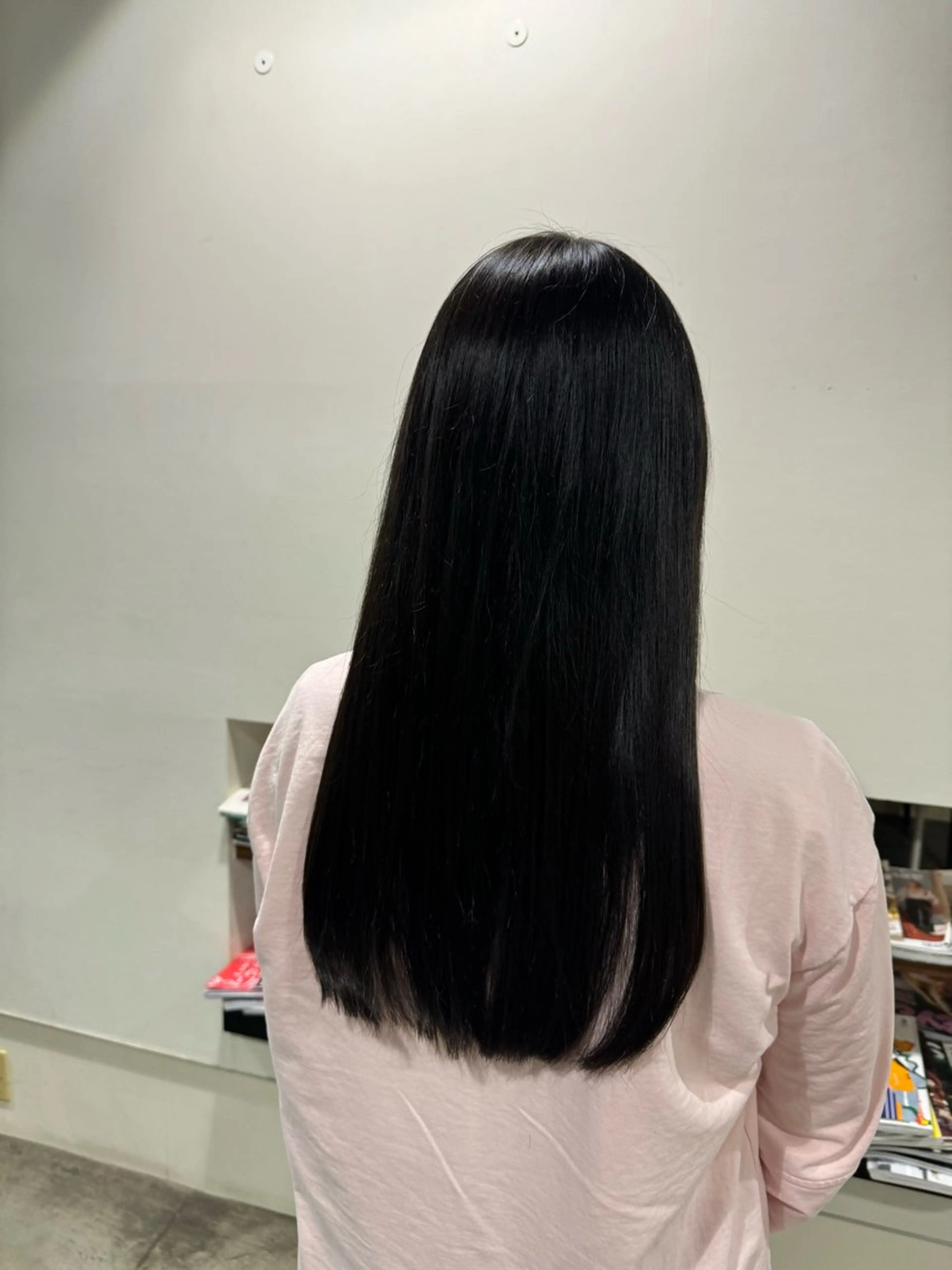 ロング タツキ／レイヤー／ パーマ／艶カラーのヘアスタイル