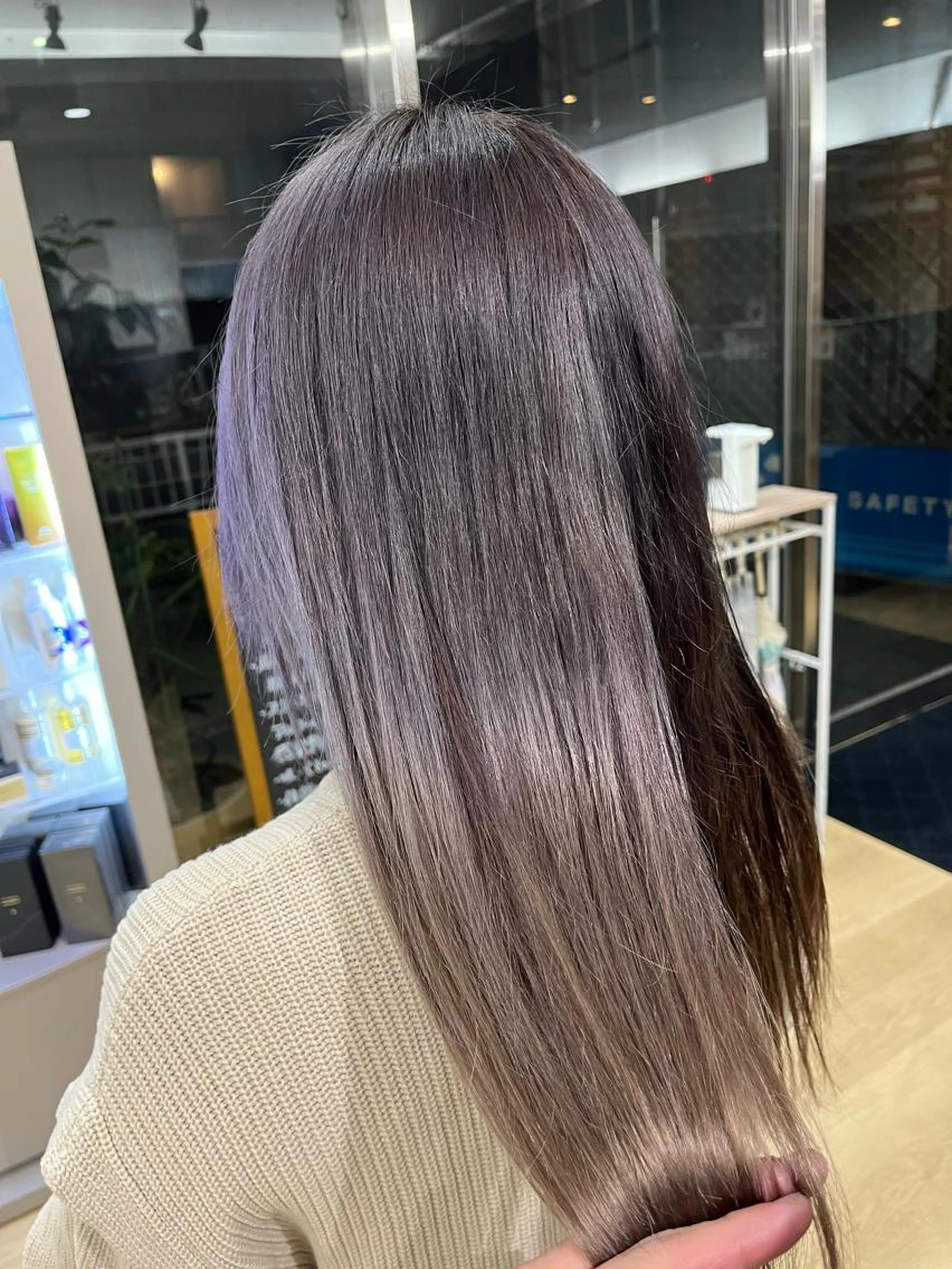 うる艶カラー+カット+酸熱トリートメント付きの写真