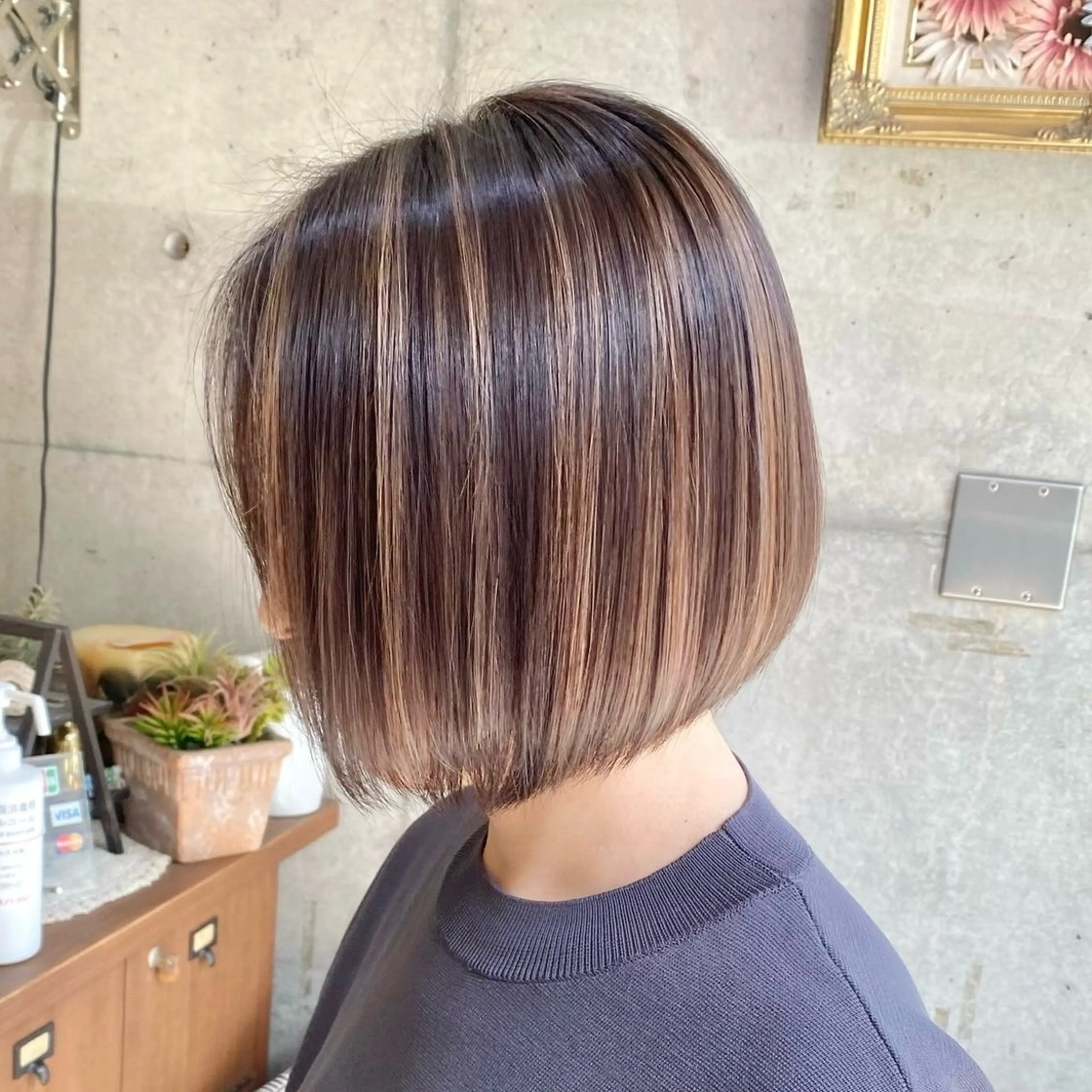 ミディアム カラー ベージュカラー ハイライトカラー ハイライト 艶カラー/レイヤー/ ハイトーン/まなみのヘアスタイル