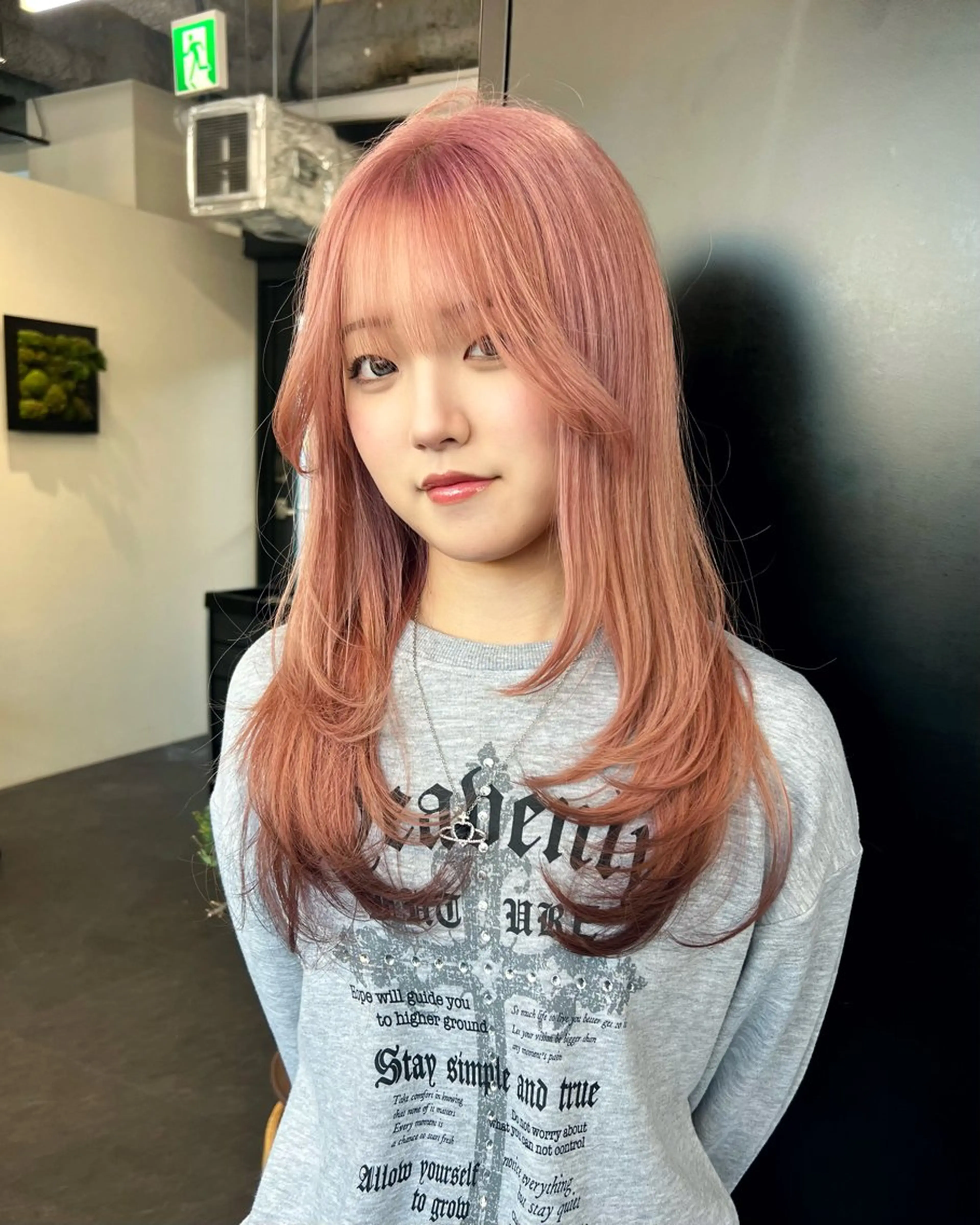 ロング ヘアカラー 山口 真世のヘアスタイル