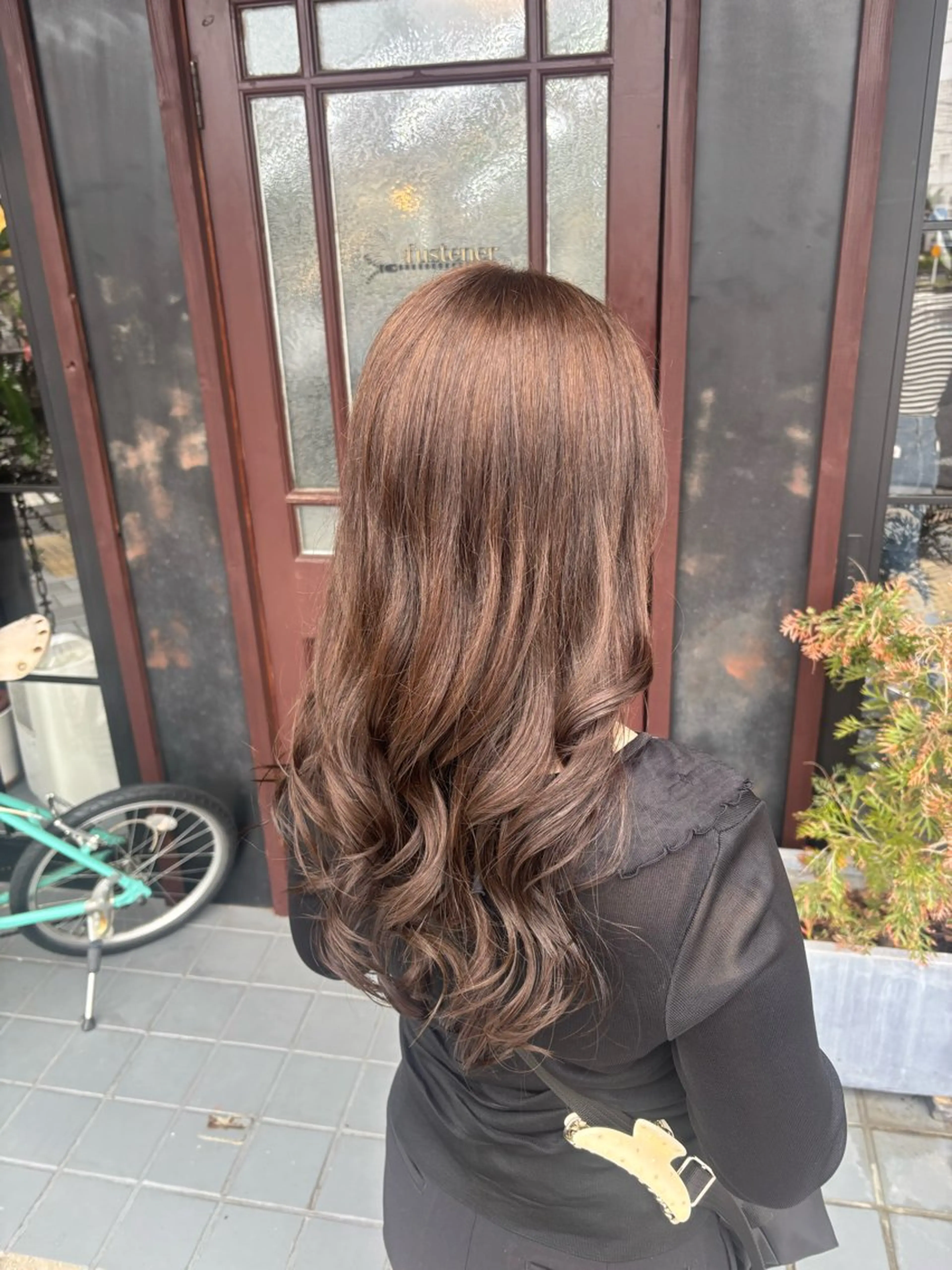 ロング ヘアカラー 蛭川 愛奈のヘアスタイル
