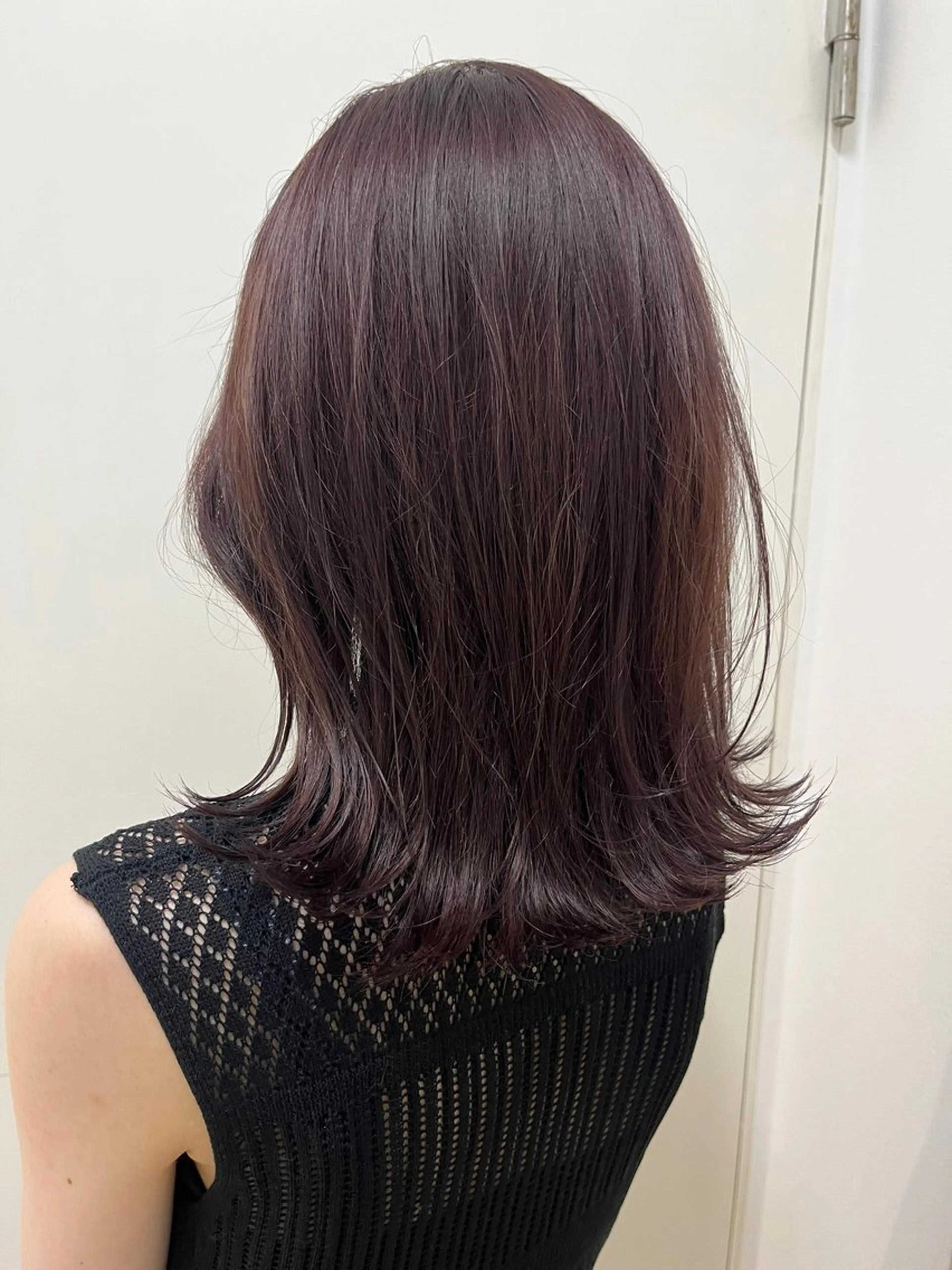 ミディアム CHIC 岩下真衣のヘアスタイル