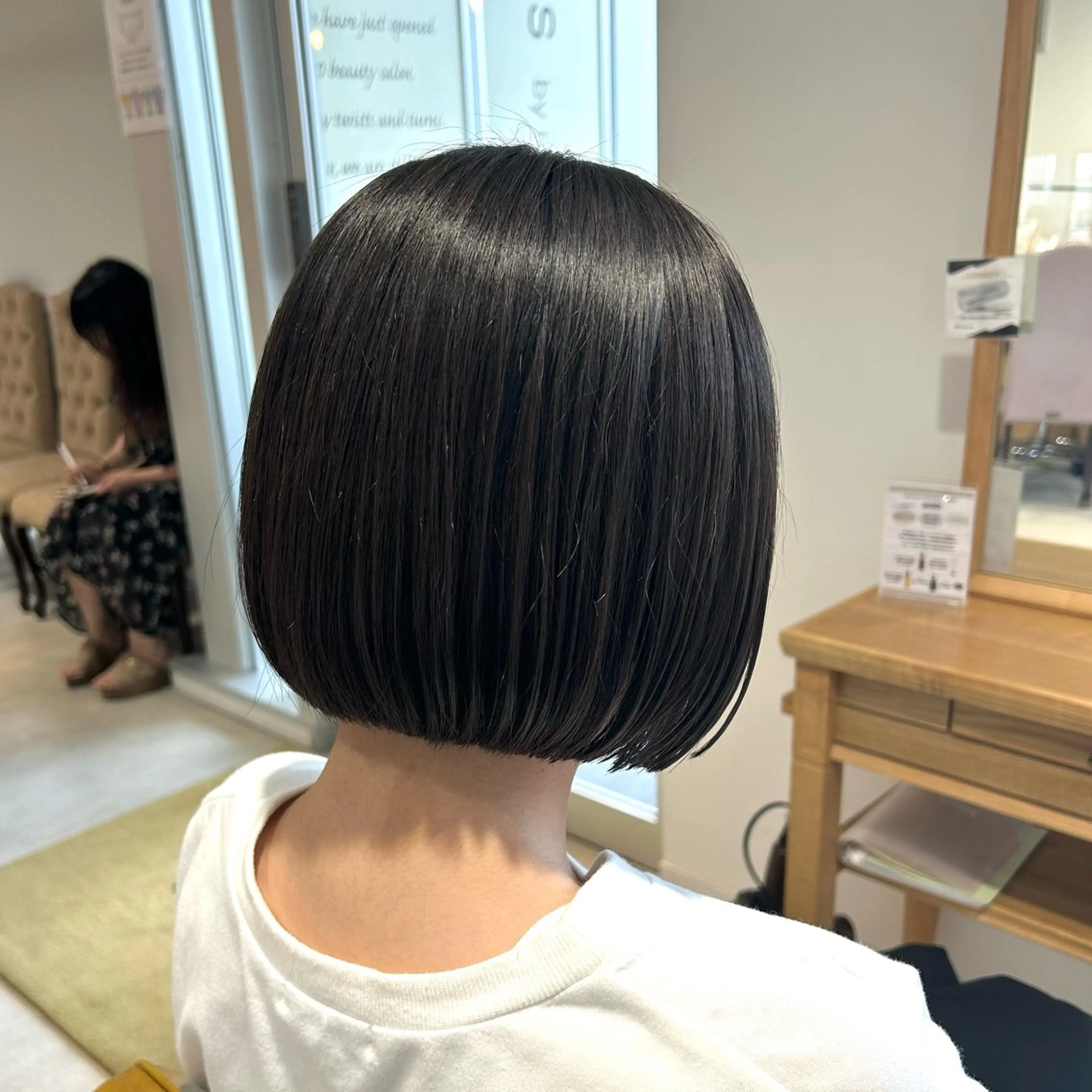 ショート カラー ヘアカラー トリートメント 鈴木弥月/大人ボブ× 透明感カラーのヘアスタイル