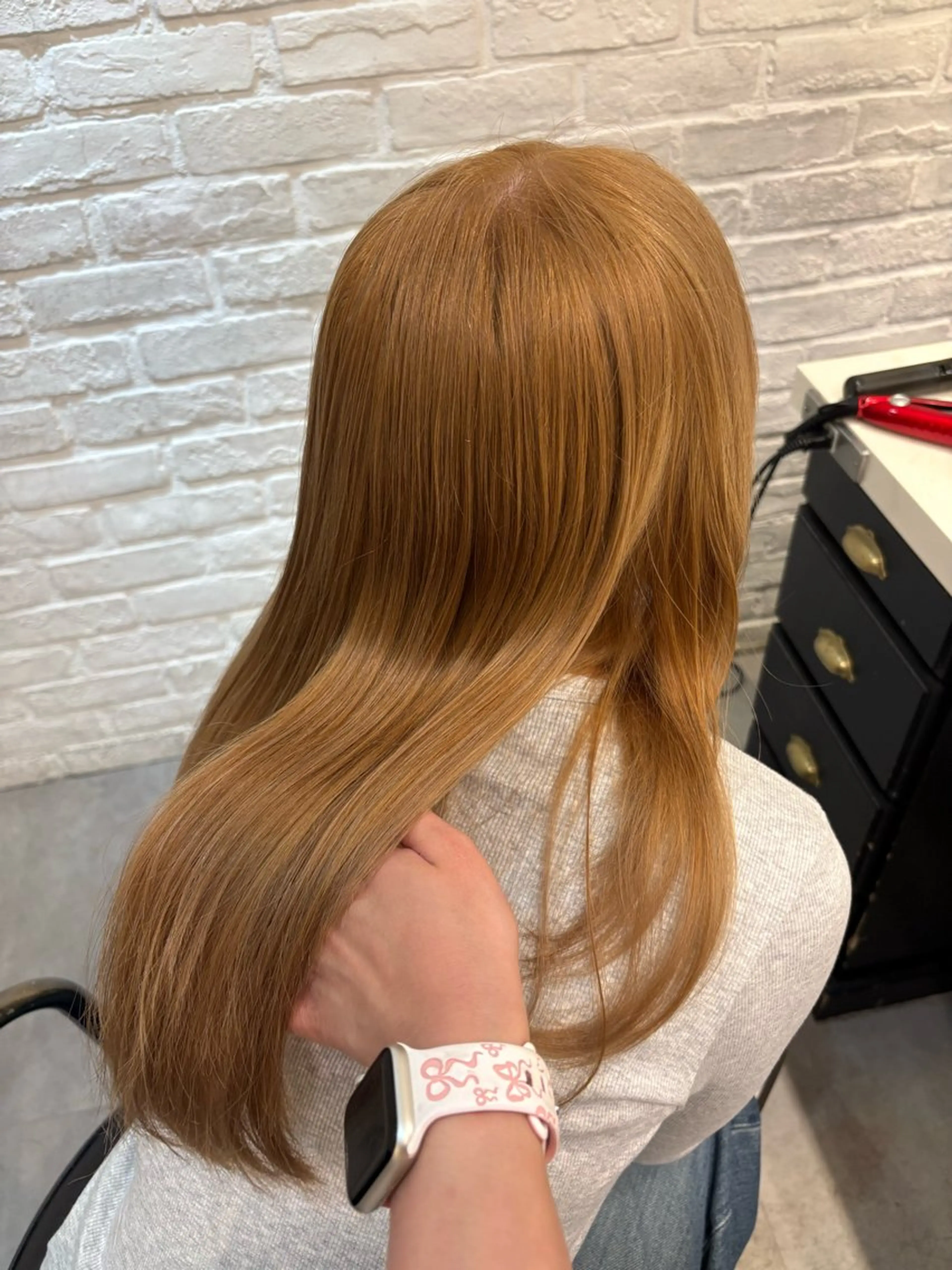 ロング カラー ベージュカラー ブリーチ 透明感カラー ハイトーンカラー ヘアカラー 💛しおん💛 モデル募集のヘアスタイル