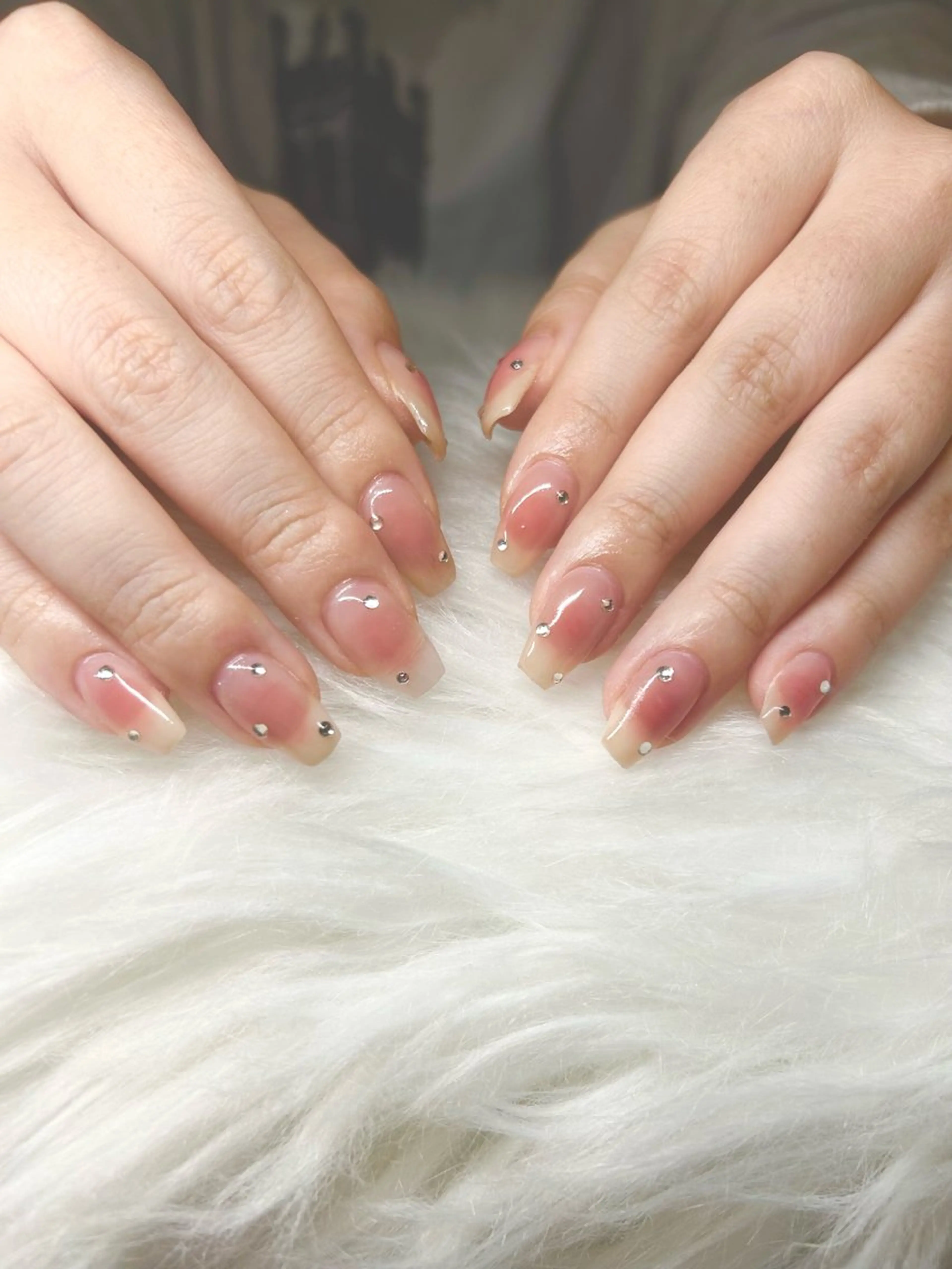 ネイル チークネイル ストーンネイル 天野 希綾のネイルデザイン