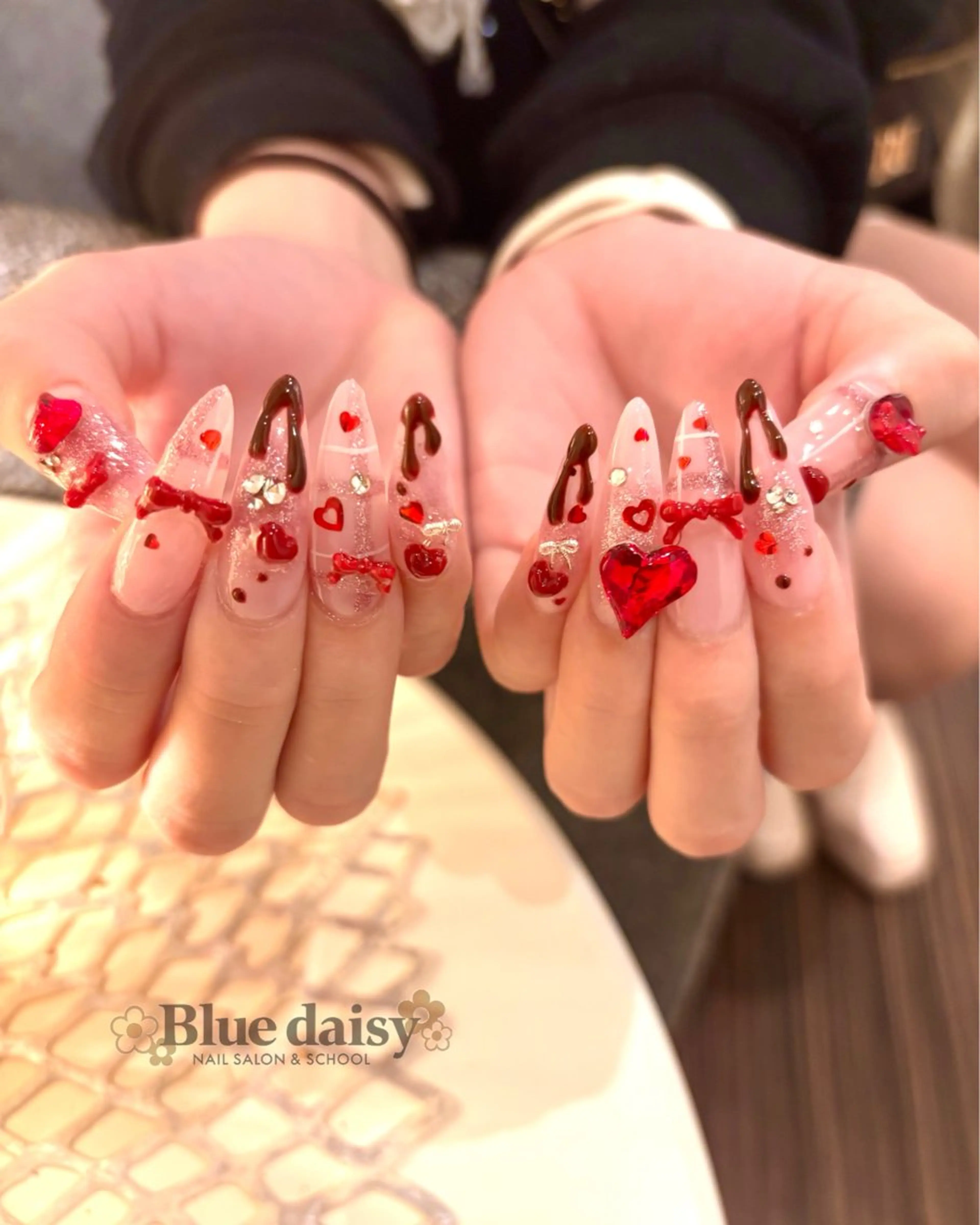 ネイル ジェルネイル ガーリー キラキラネイル マグネットネイル 持ち込み ハンドネイル Blue daisy 栄本店のネイルデザイン