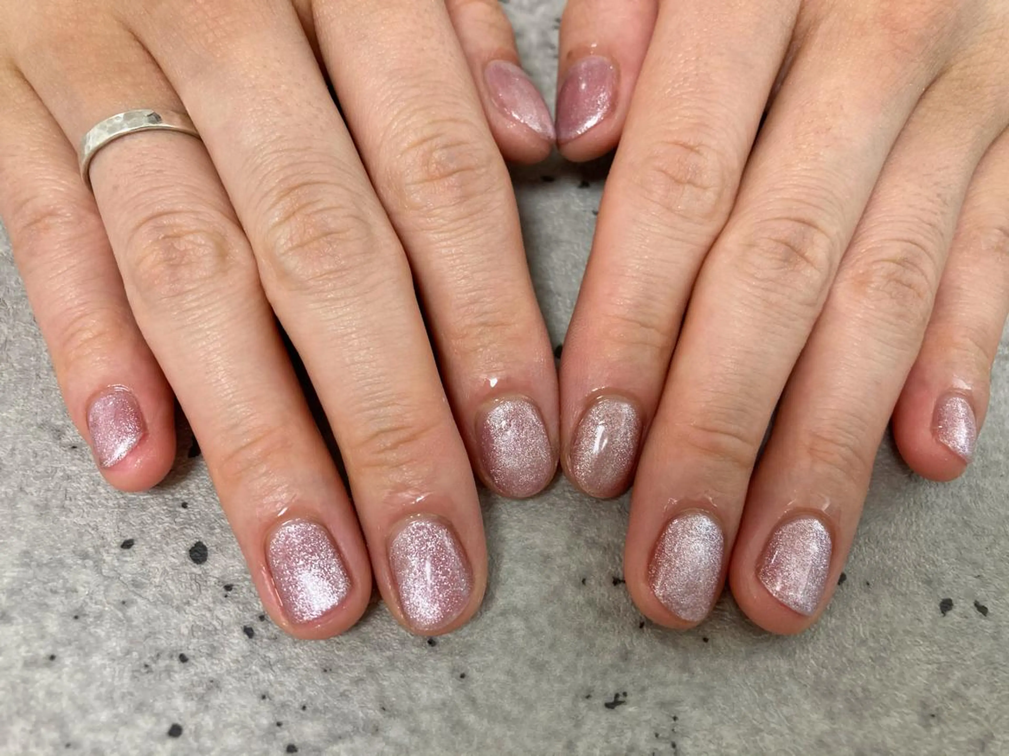 ネイル マグネットネイル ピンク ハンドネイル mogunail &blowのネイルデザイン