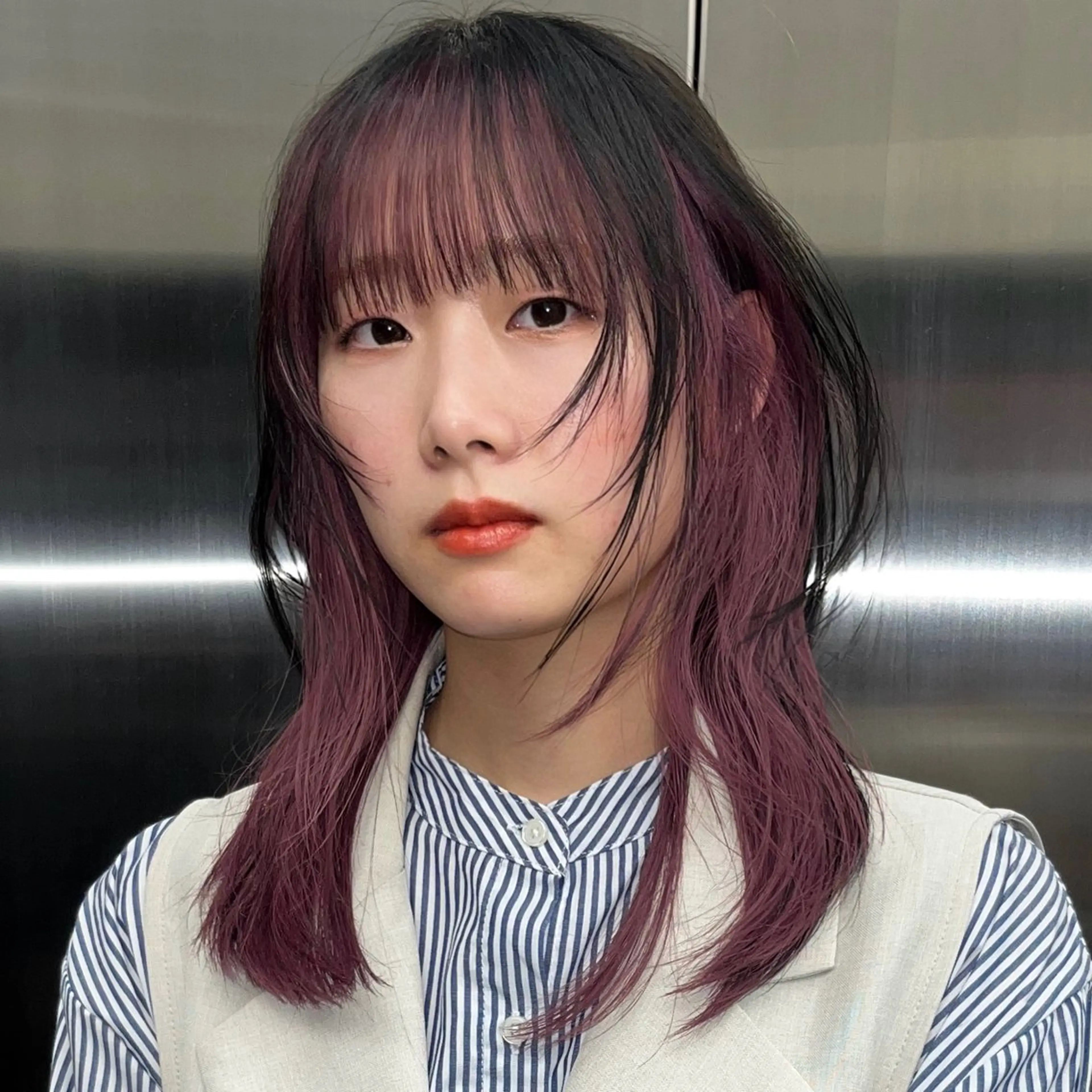 ミディアム カラー カット ヘアカラー トリートメント ウルフ/レイヤー/ ブリーチカラーのヘアスタイル