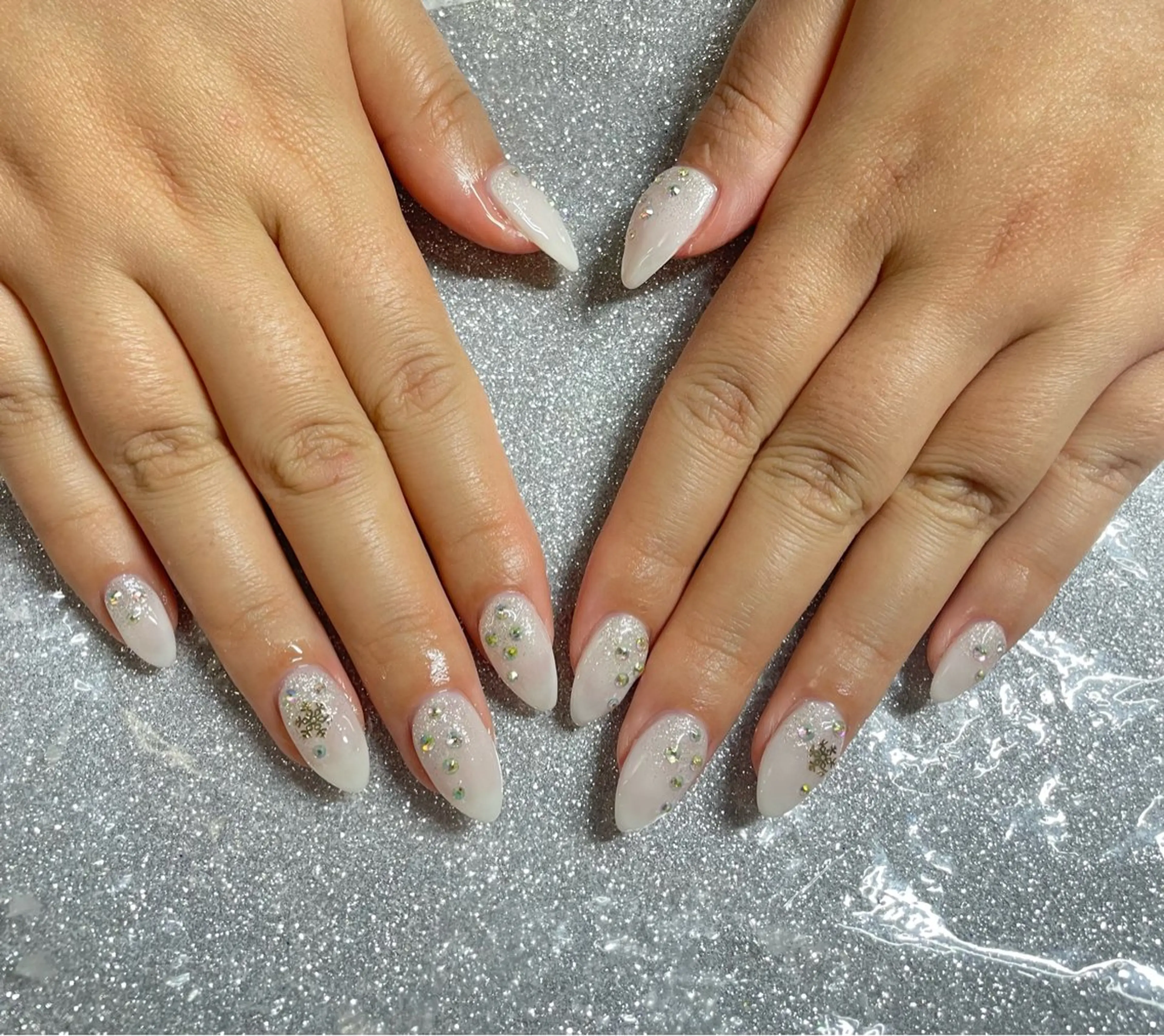 ネイル ハンドネイル VIERU 🌈🎀💖のネイルデザイン