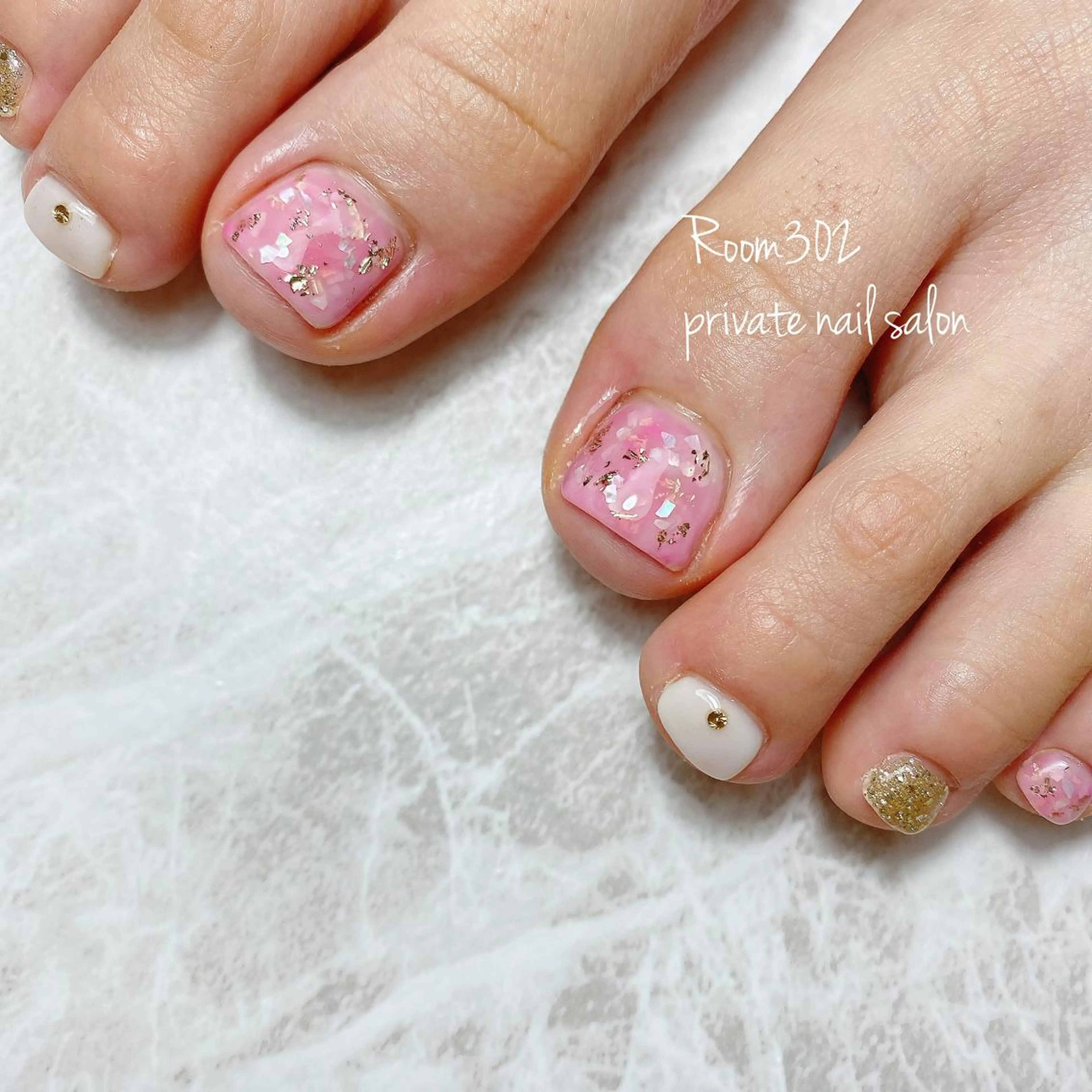 ネイル フットネイル Room 302のネイルデザイン