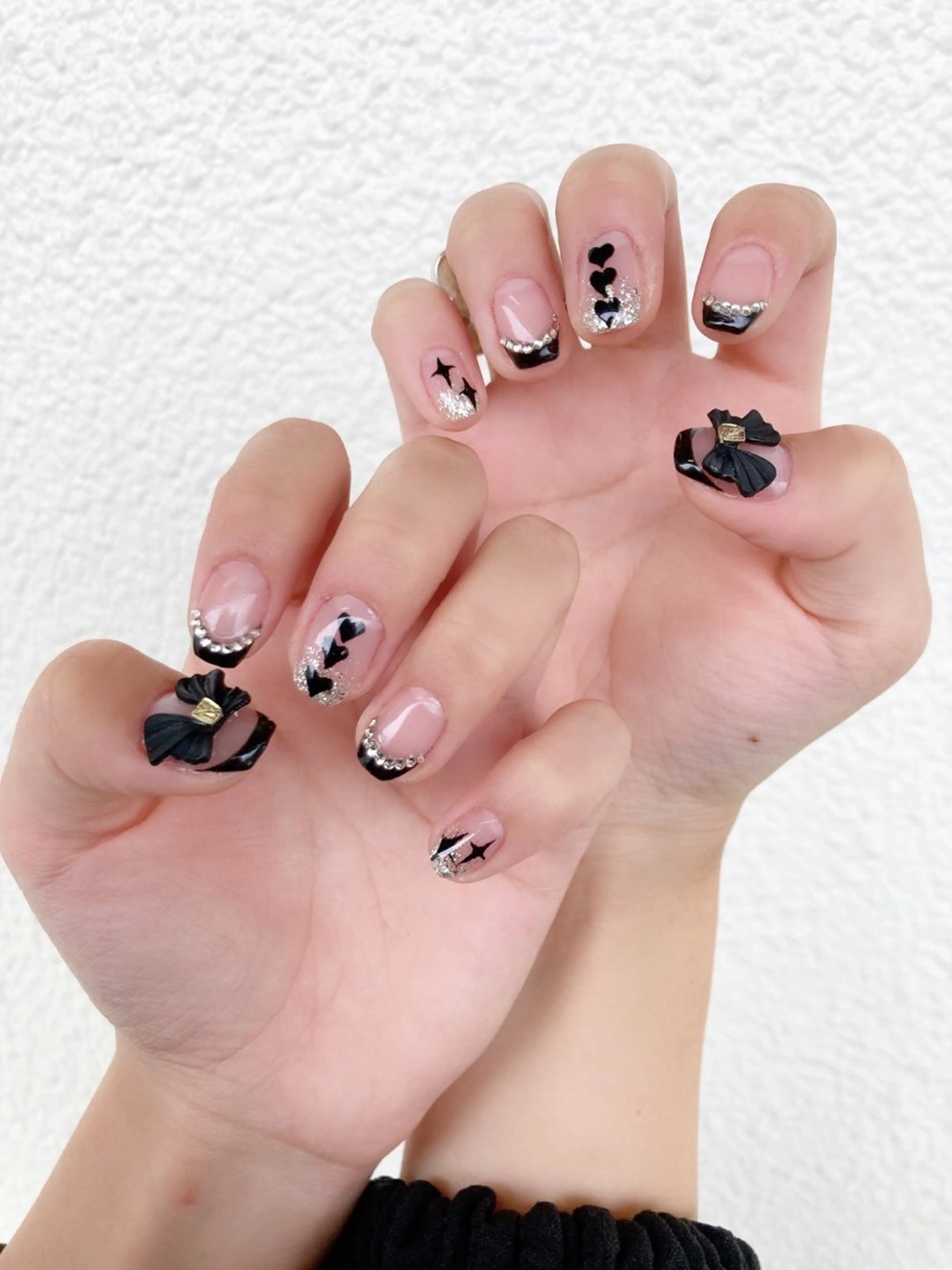 𐊗𐊫𐊣𐊠𐊲𐊖パーツもつけたいな2本 🐻🎀🫧▶︎他のお爪はシンプルネイルになります˚ ༘♡の写真