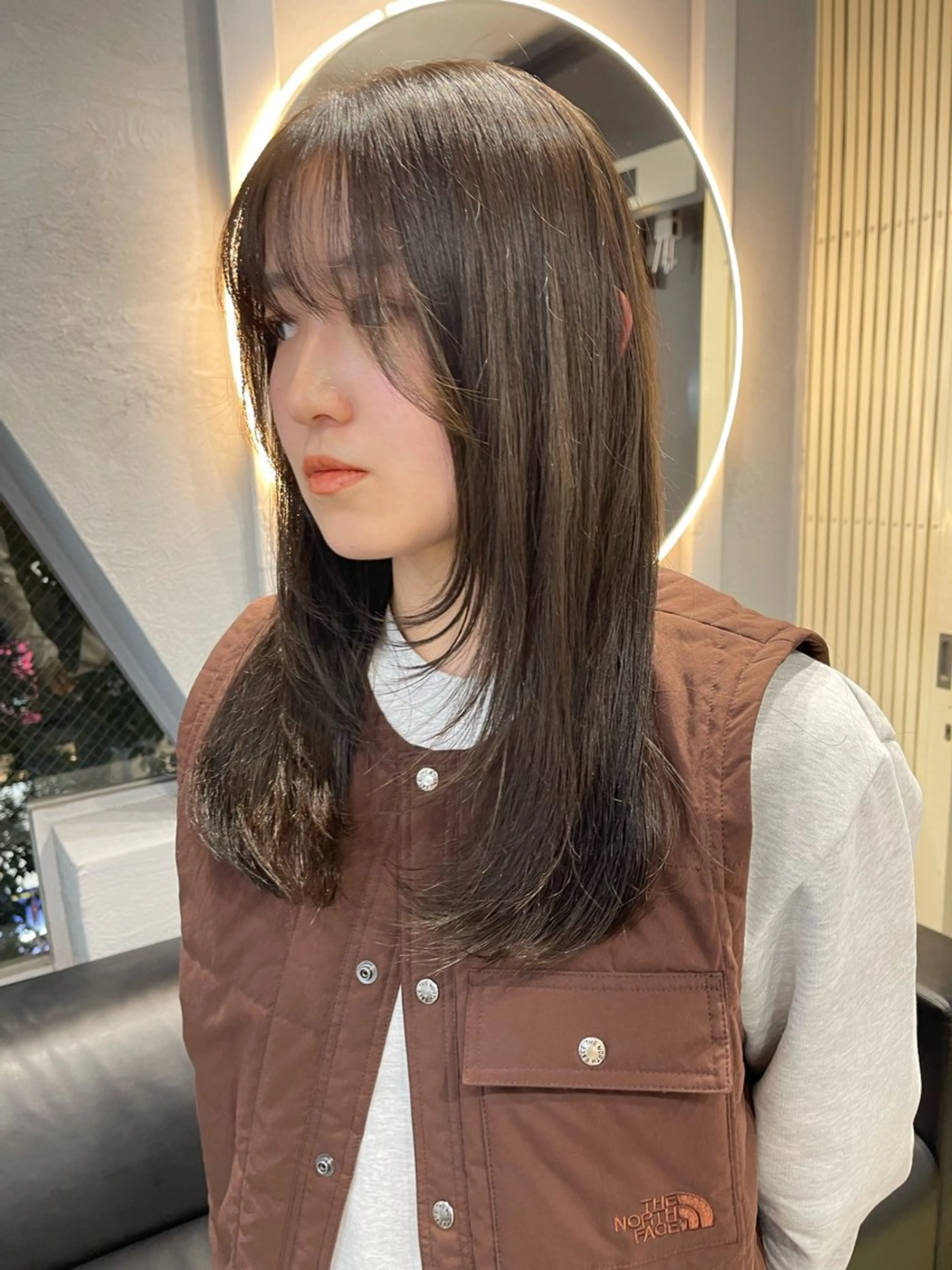 セミロング カラー ブリーチ ケアブリーチ デザインカラー ダブルカラー イヤリングカラー TATSUブリーチ/ ミルクティーベージュのヘアスタイル