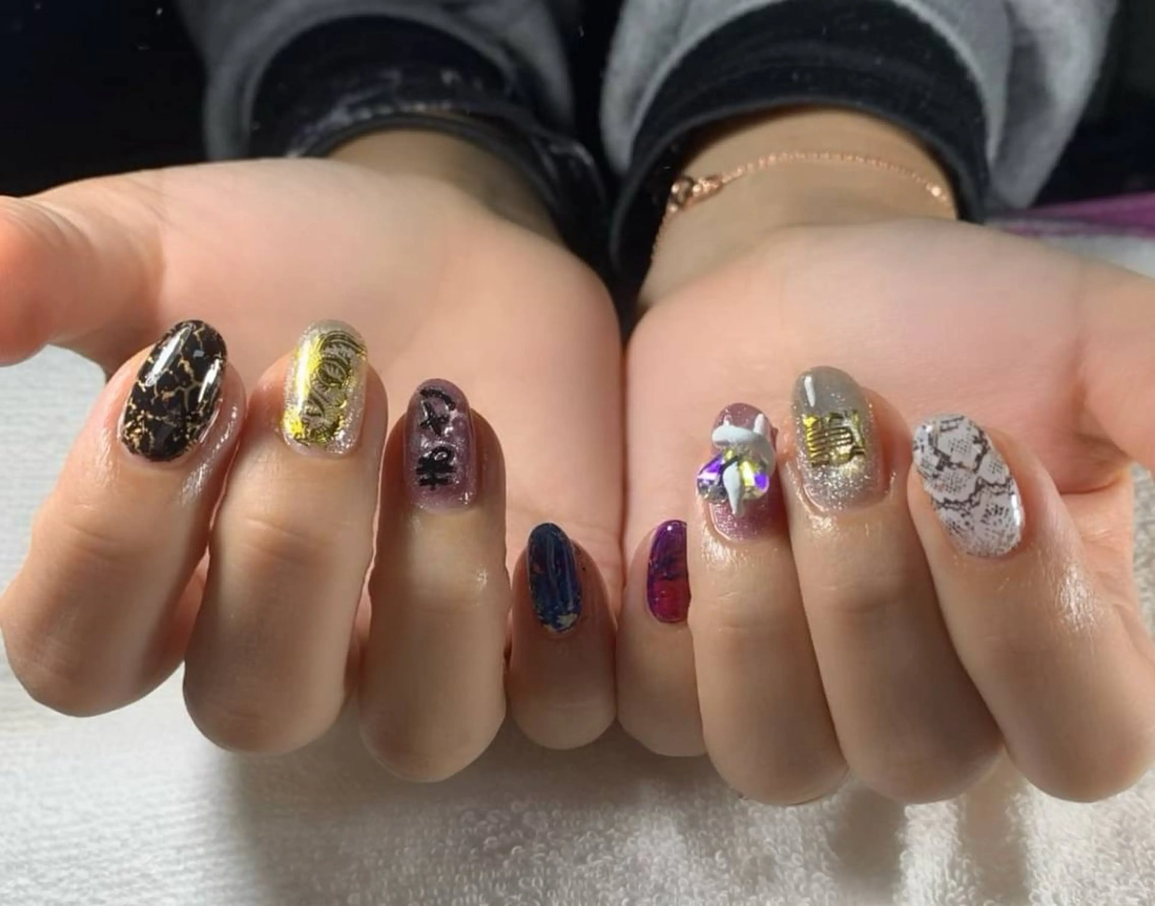 ネイル マグネットネイル ハンドネイル フットネイル MHR nailのネイルデザイン