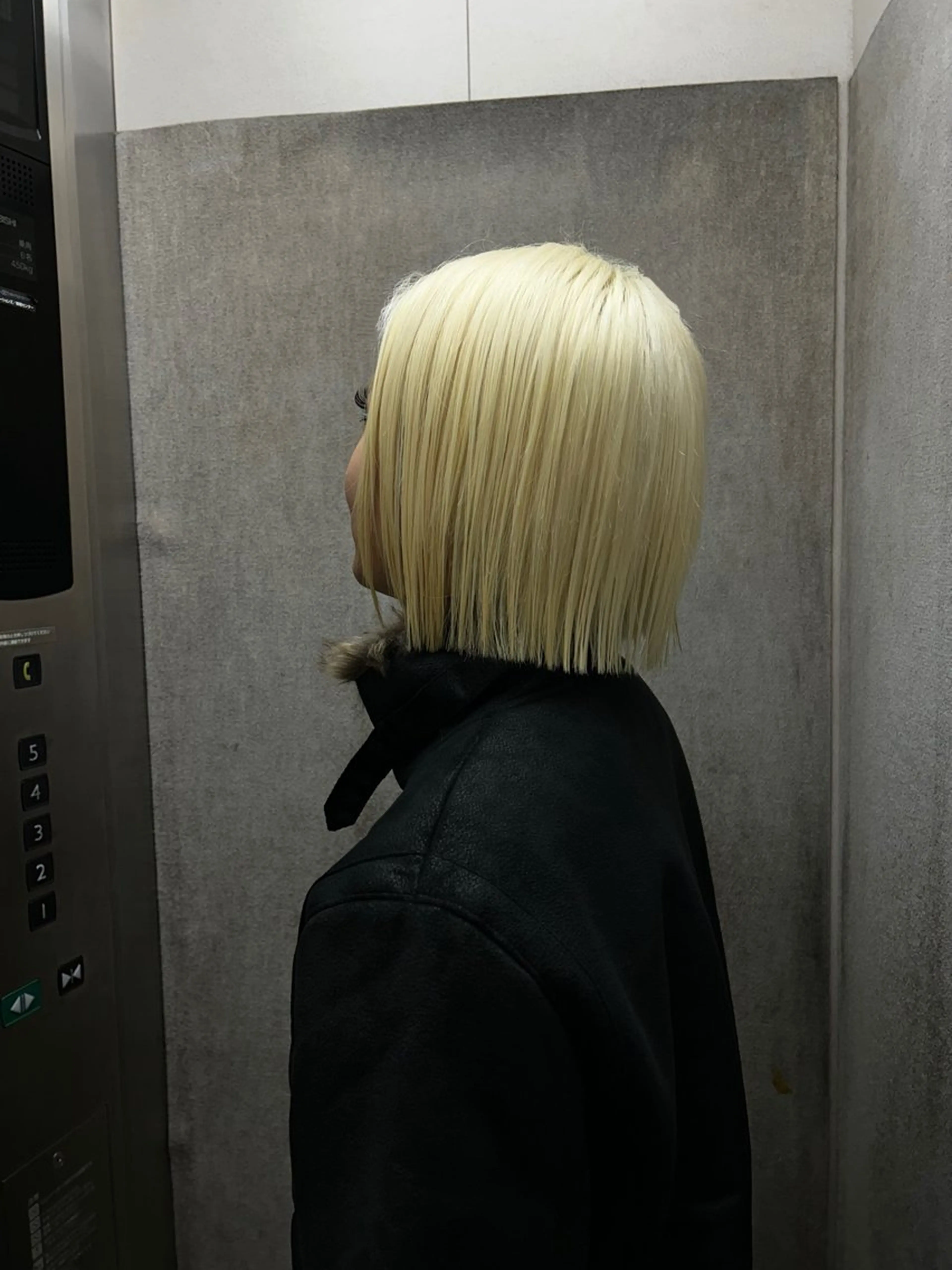 ショート カラー ハイトーン/レイヤー /瀬川琴音のヘアスタイル