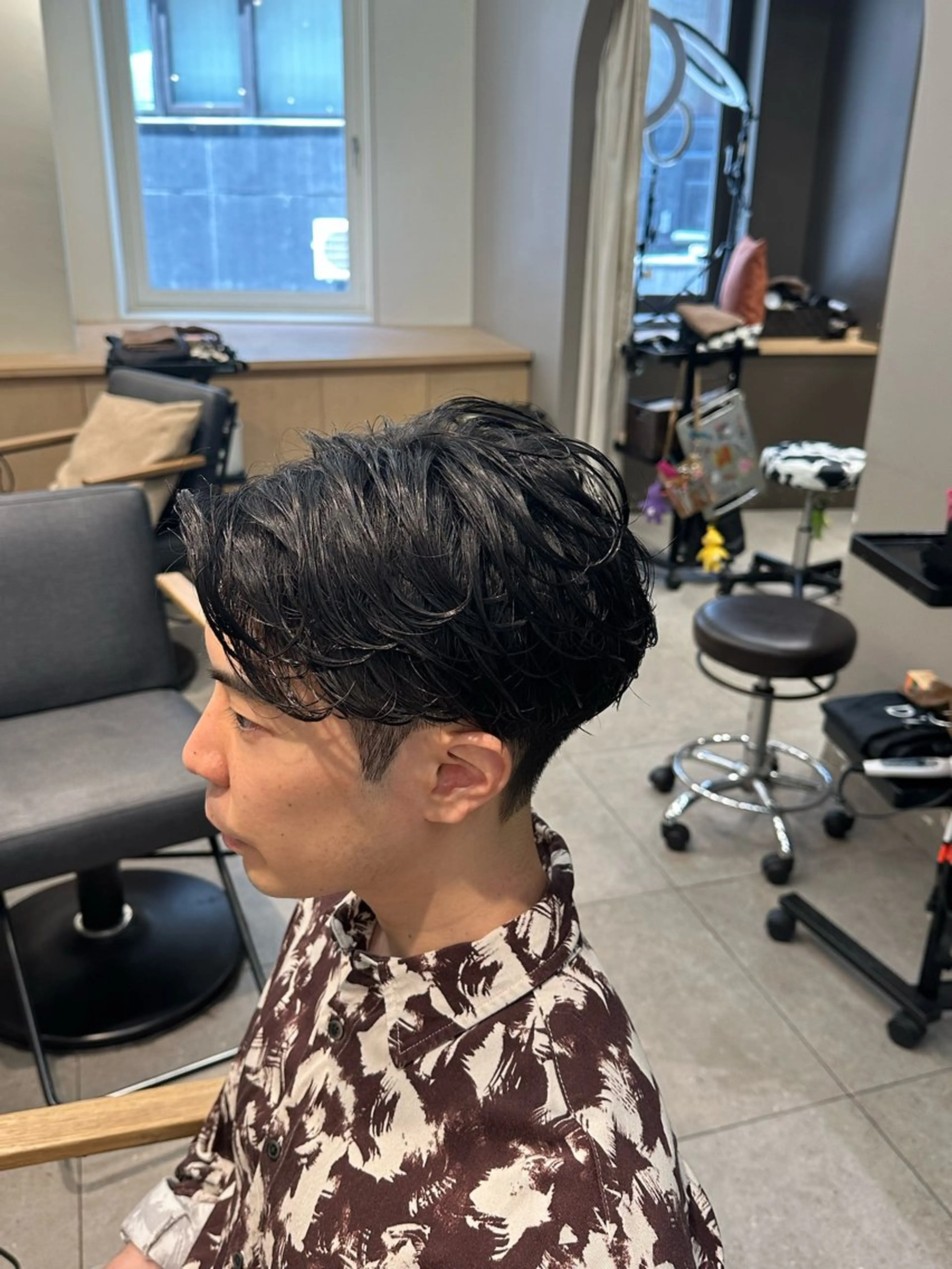 パーマ メンズ フェザーパーマ メンズパーマ カット パーマ シガ ミクトのヘアスタイル