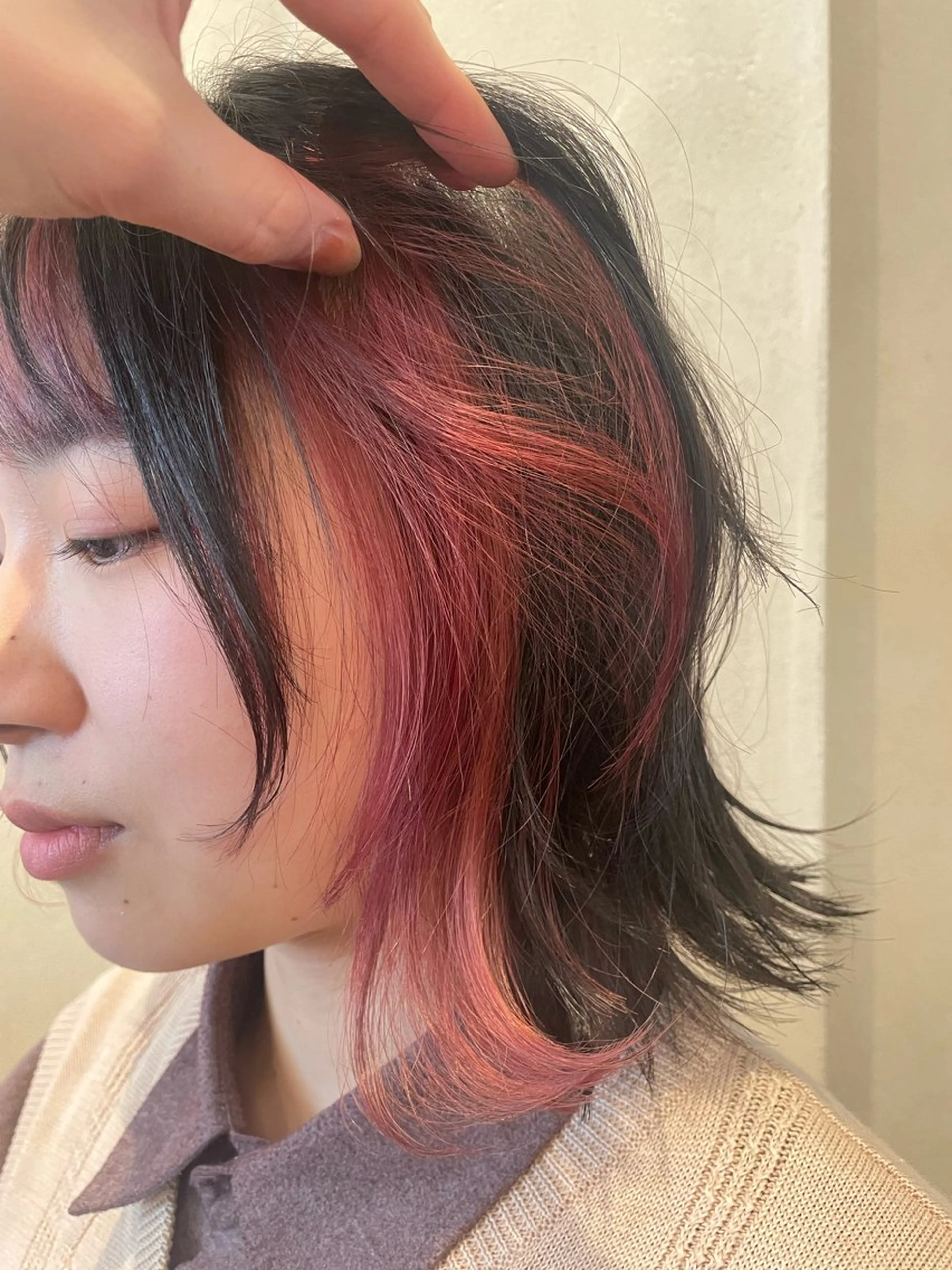 ショート カラー 黒髪 ボルドーカラー ボブ カット ヘアカラー roost 優のヘアスタイル