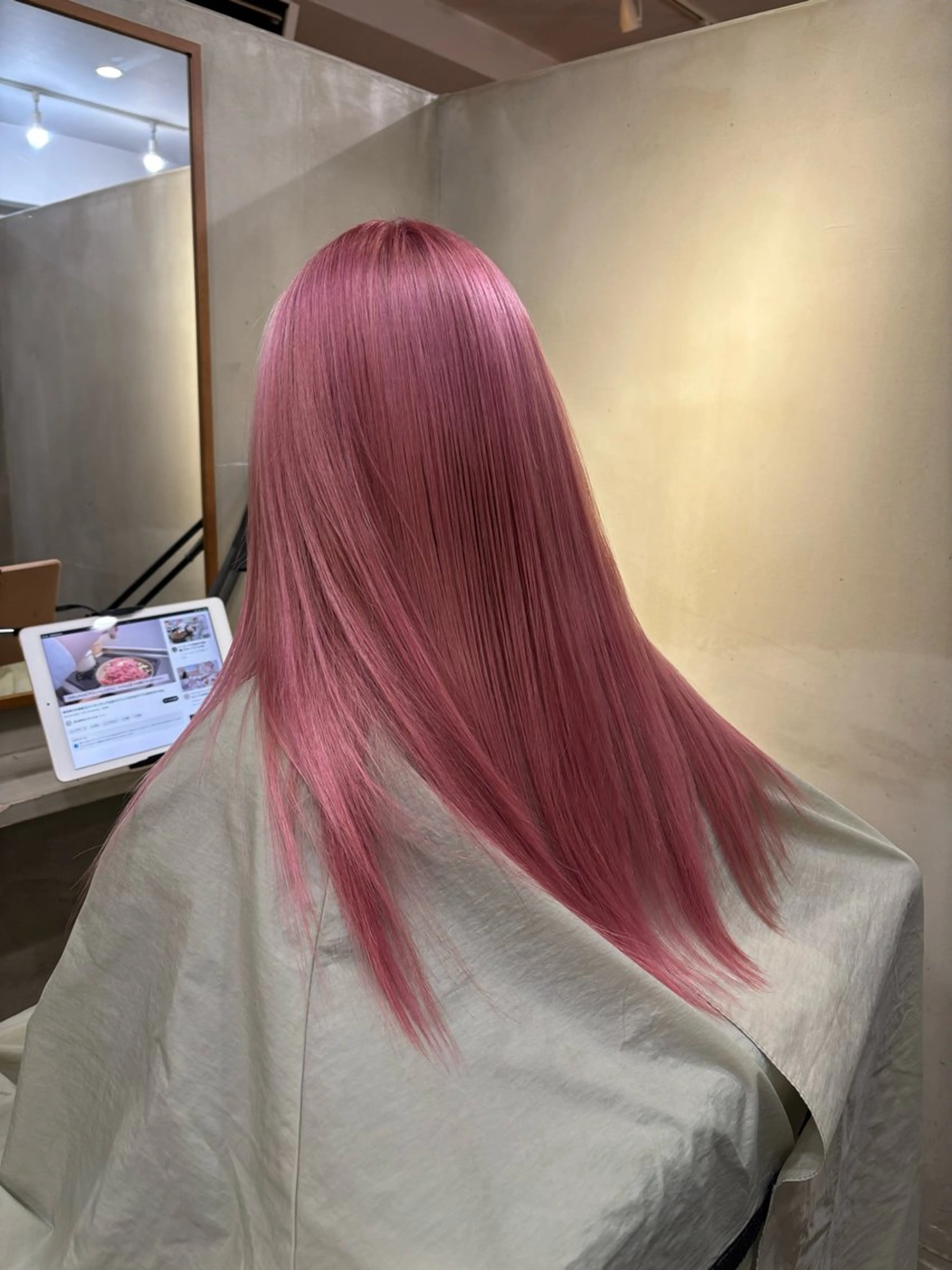 セミロング カラー ピンクカラー ホワイトピンク ヘアカラー 中園康 /カラー/ブリーチのヘアスタイル