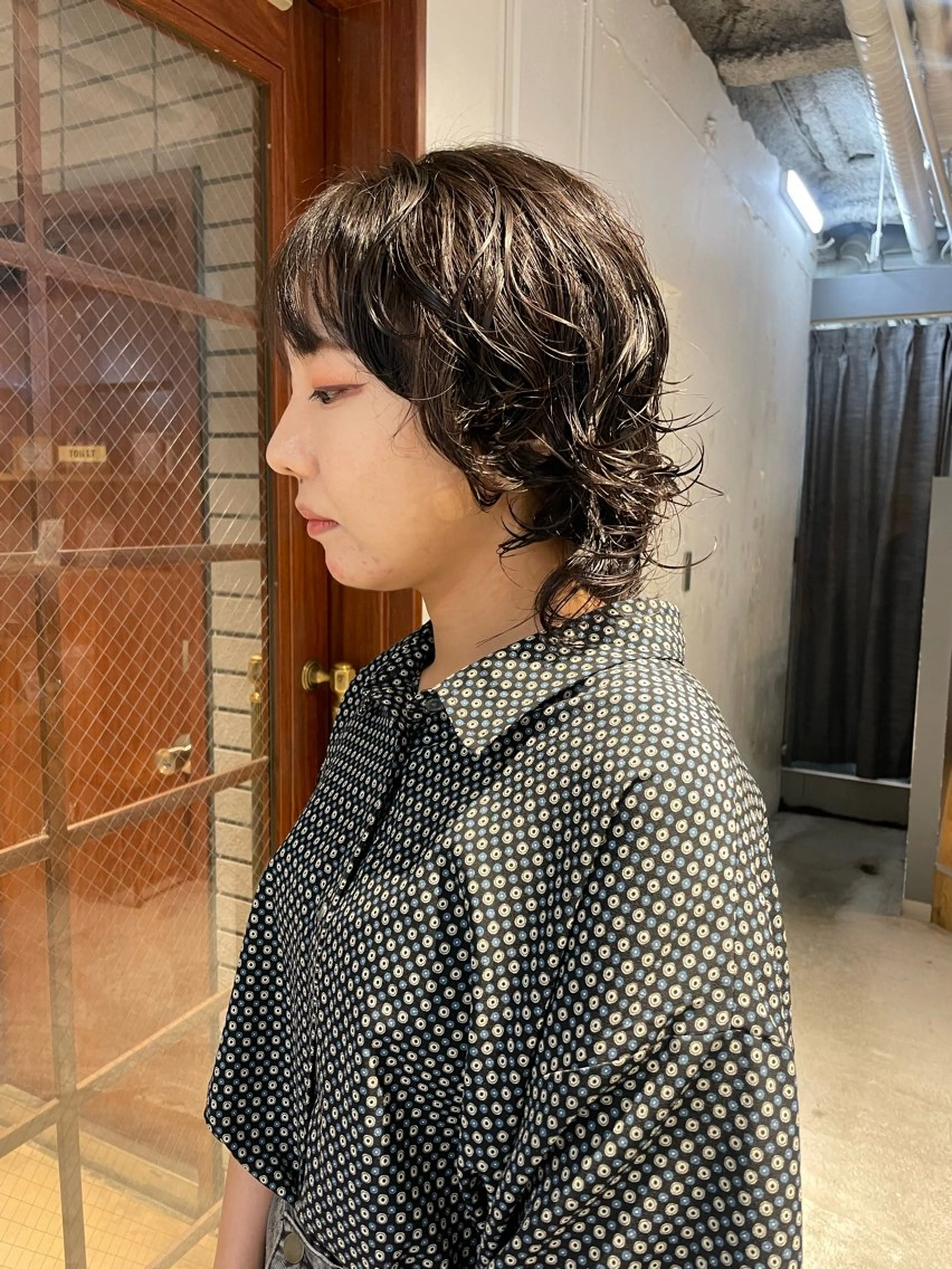 ミディアム カラー パーマ ミディアムパーマ レイヤーカット ウルフカット ウルフレイヤー レイヤー×初 パーマ|hinakoのヘアスタイル