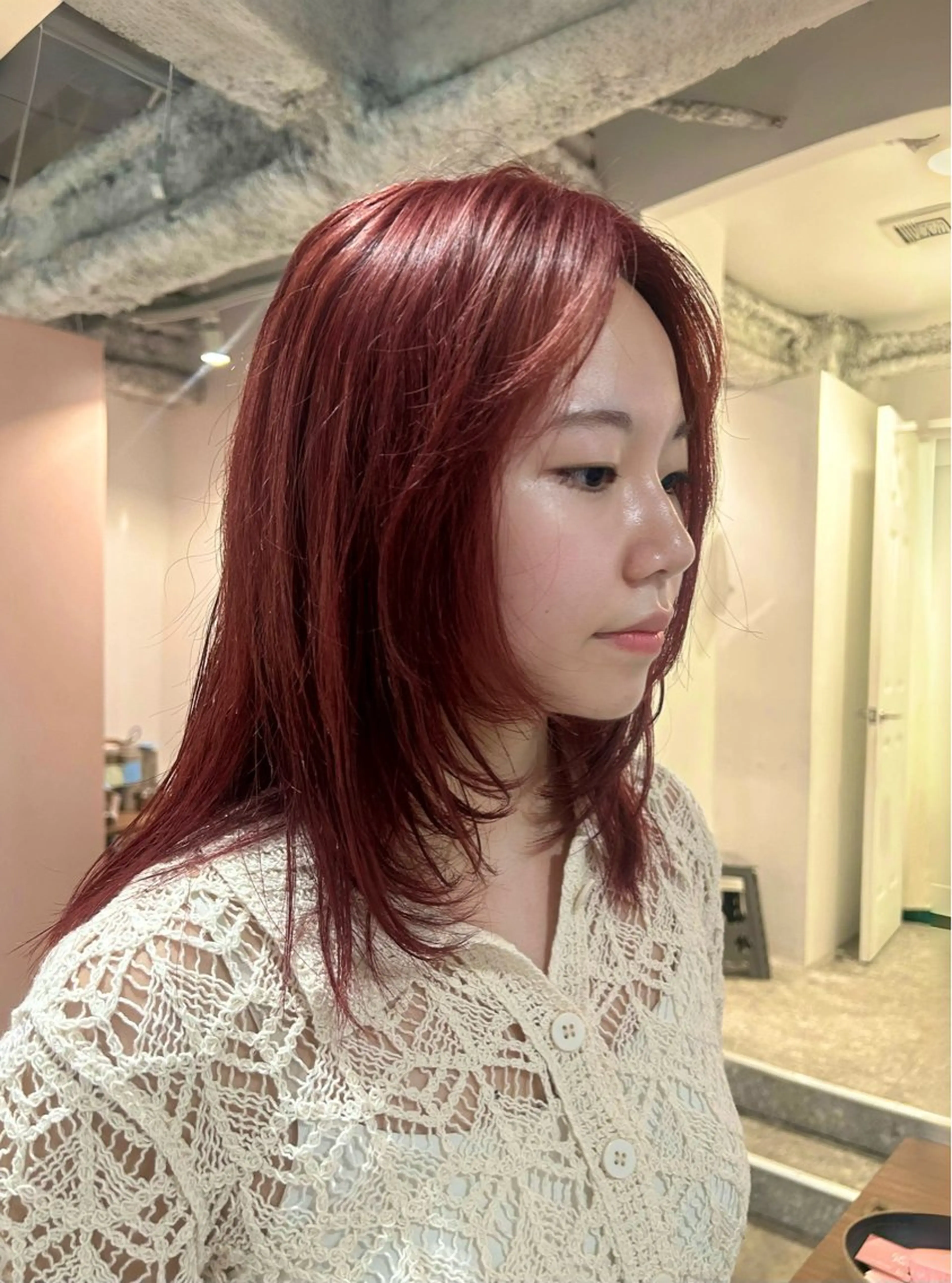 セミロング カラー ヘアアレンジ カシス ピンクカラー レッドカラー 顔周りカット レイヤーカット 🎀suzuna 透明感colorのヘアスタイル