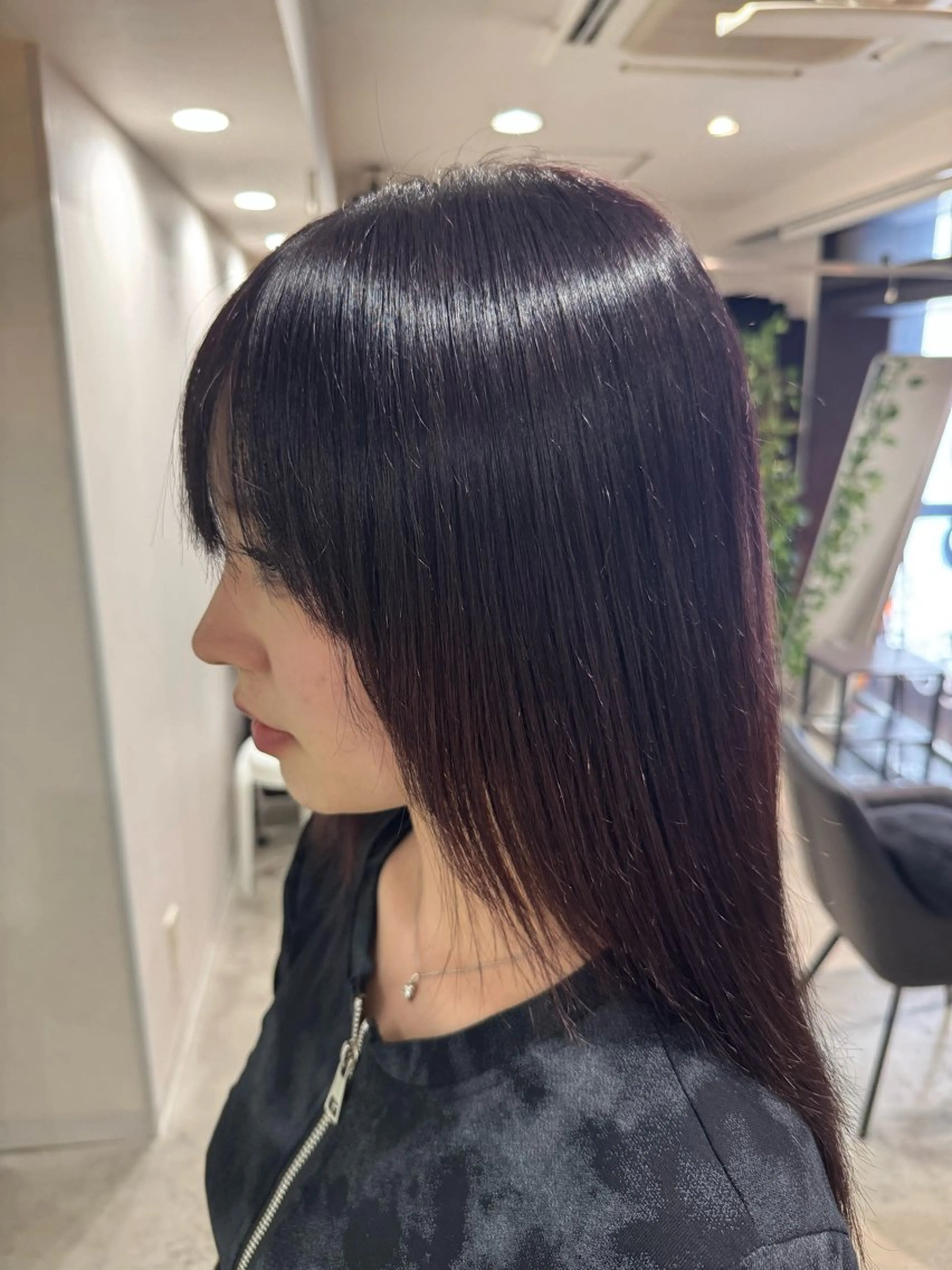 ロング パープルカラー ヘアカラー トリートメント 髪質改善✨️柴田 妃菜🧸のヘアスタイル