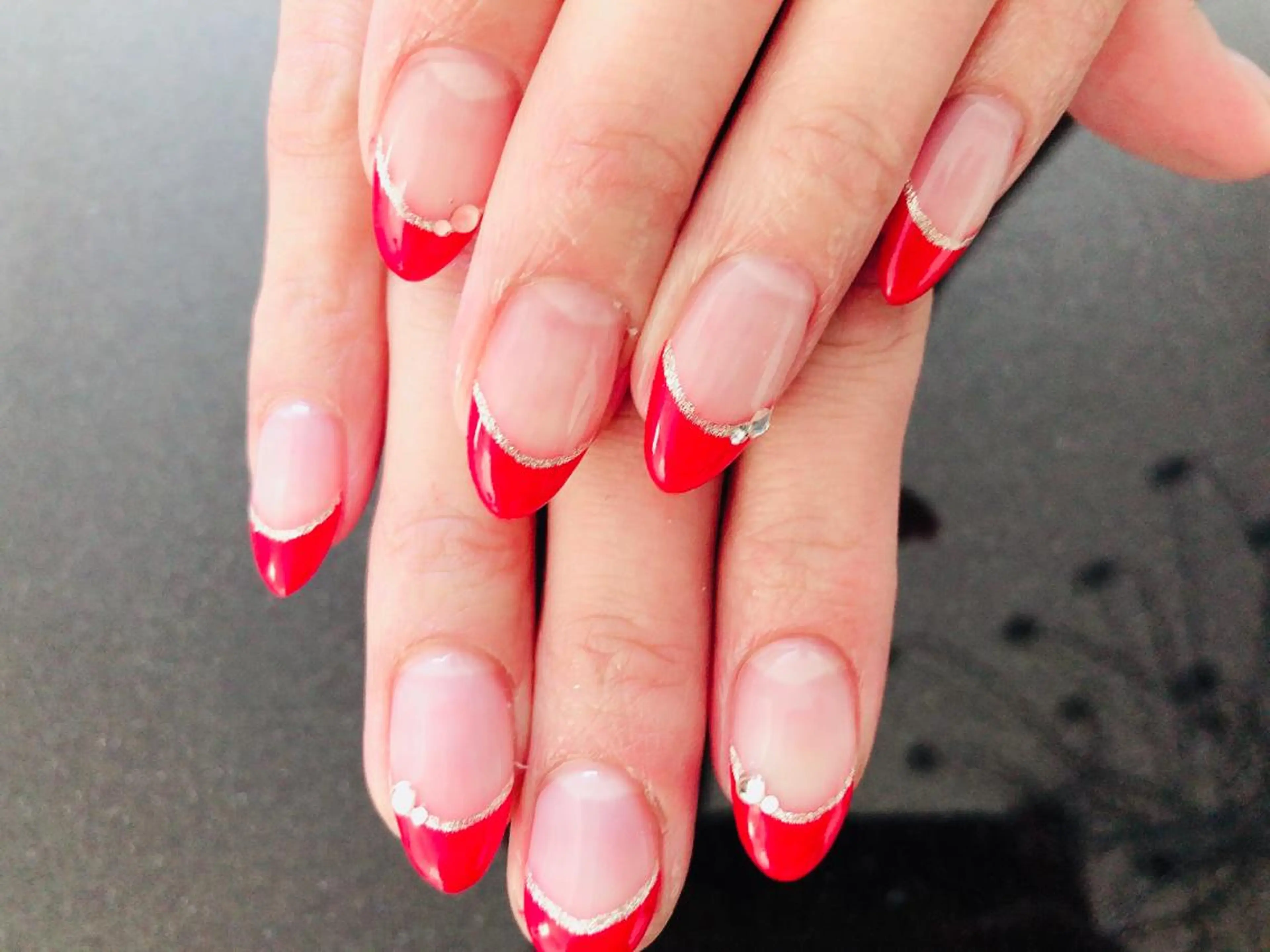 ネイル フレンチネイル 赤色 gorella Ａのネイルデザイン