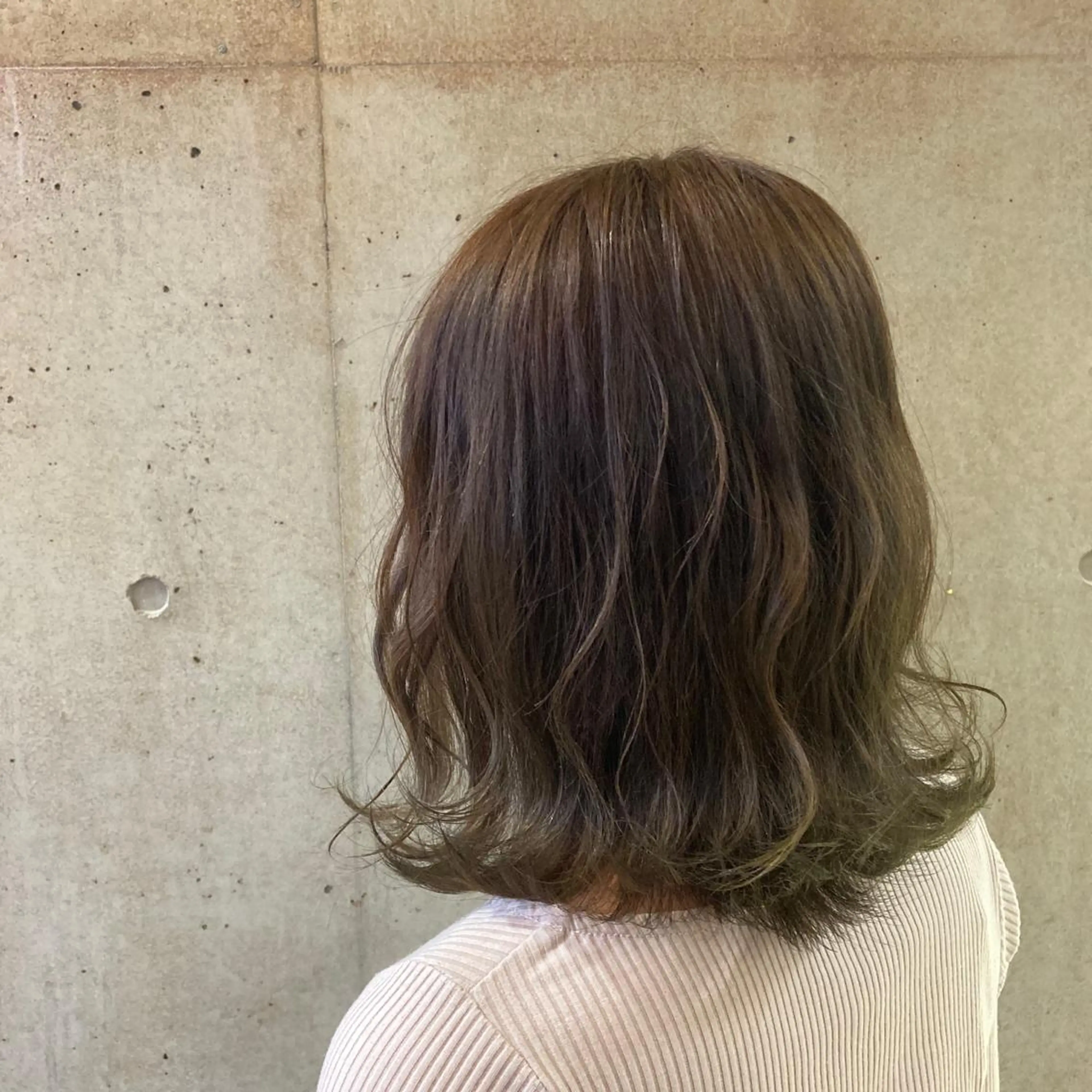 ミディアム カラー 一ノ瀬 蘭のヘアスタイル