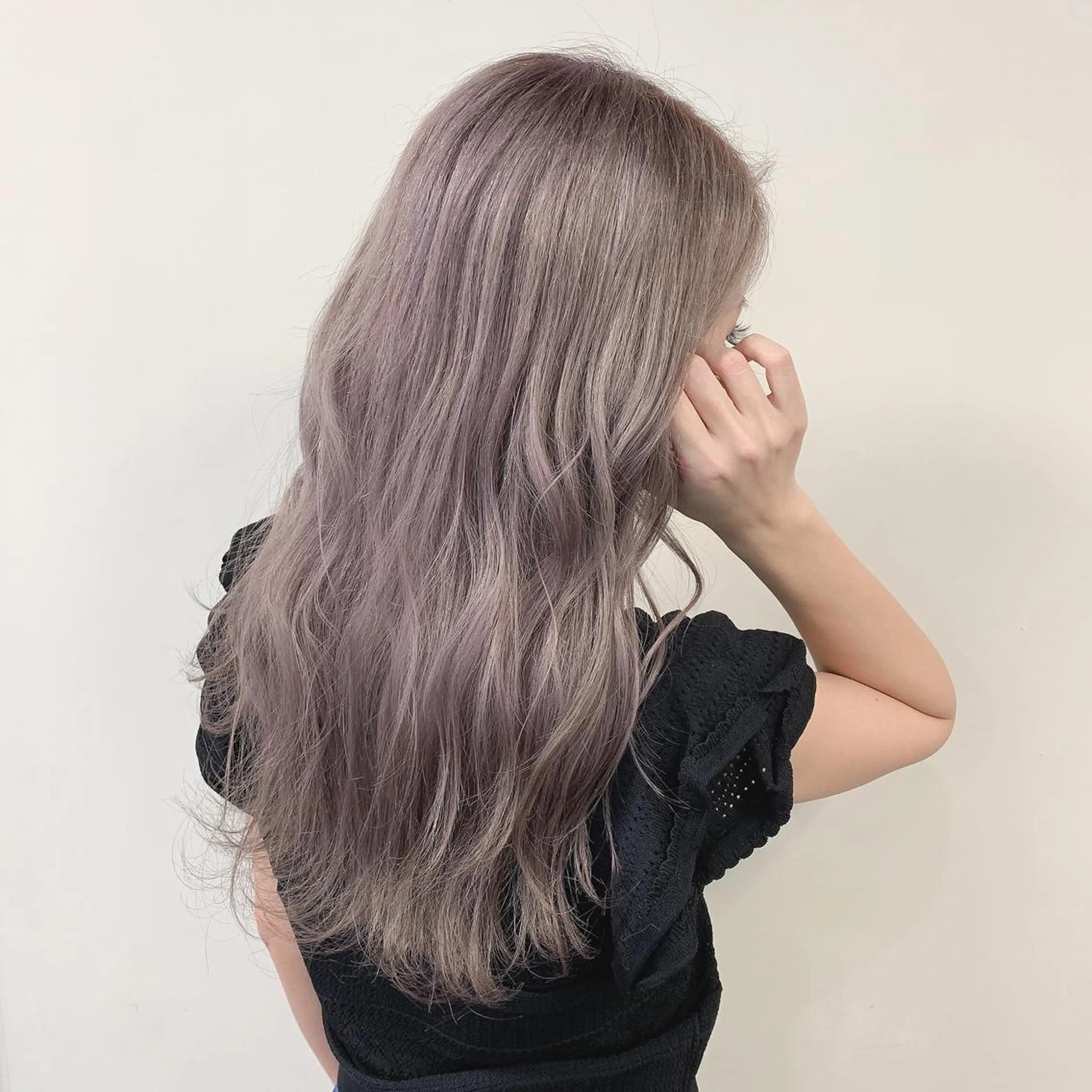 ロング 渋谷🤍ハイトーン、 エクステ🤍アミルのヘアスタイル