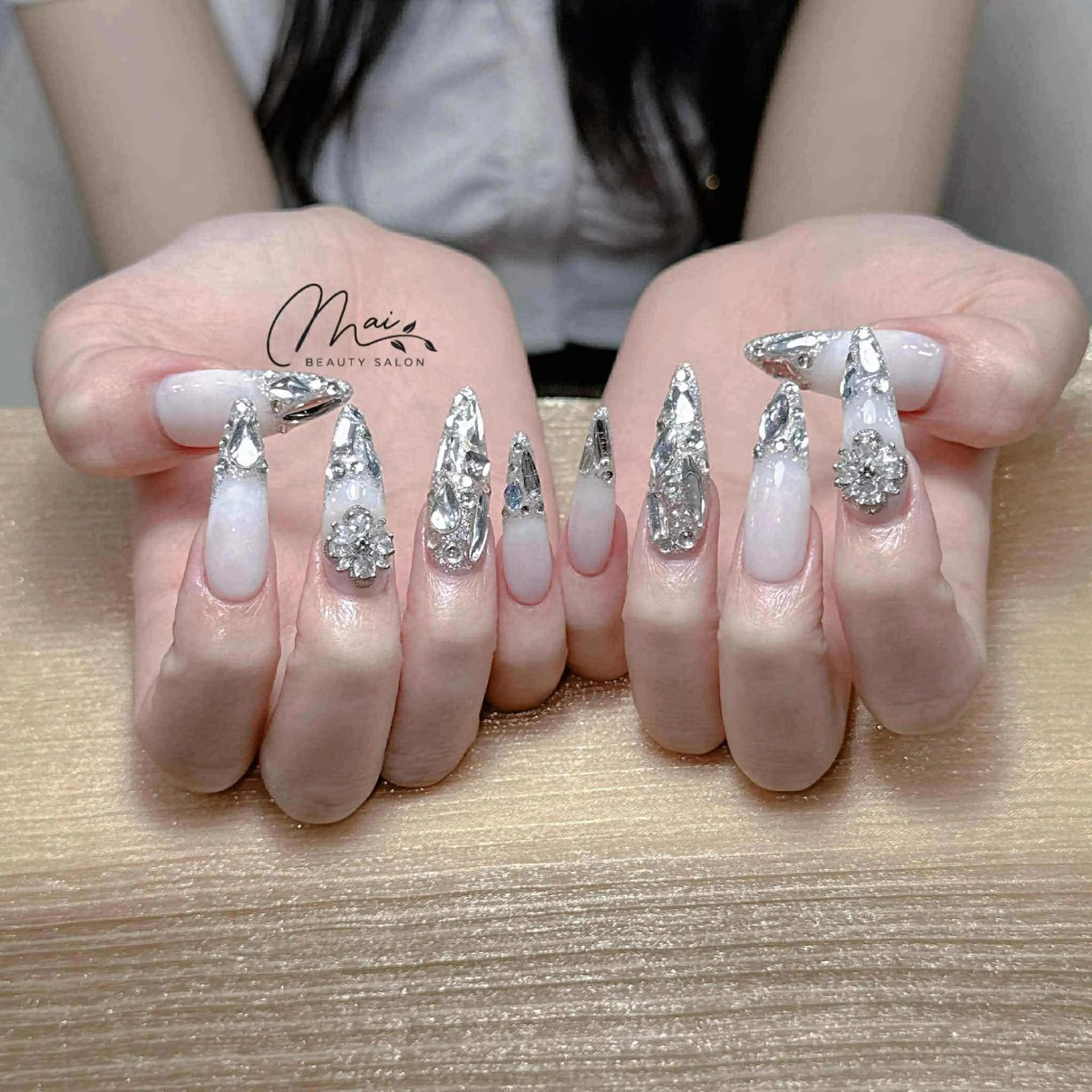 ネイル オーロラネイル 長さ出し フラッシュネイル フレンチネイル ジェルネイル ハンドネイル MaiBeauty HaNaのネイルデザイン