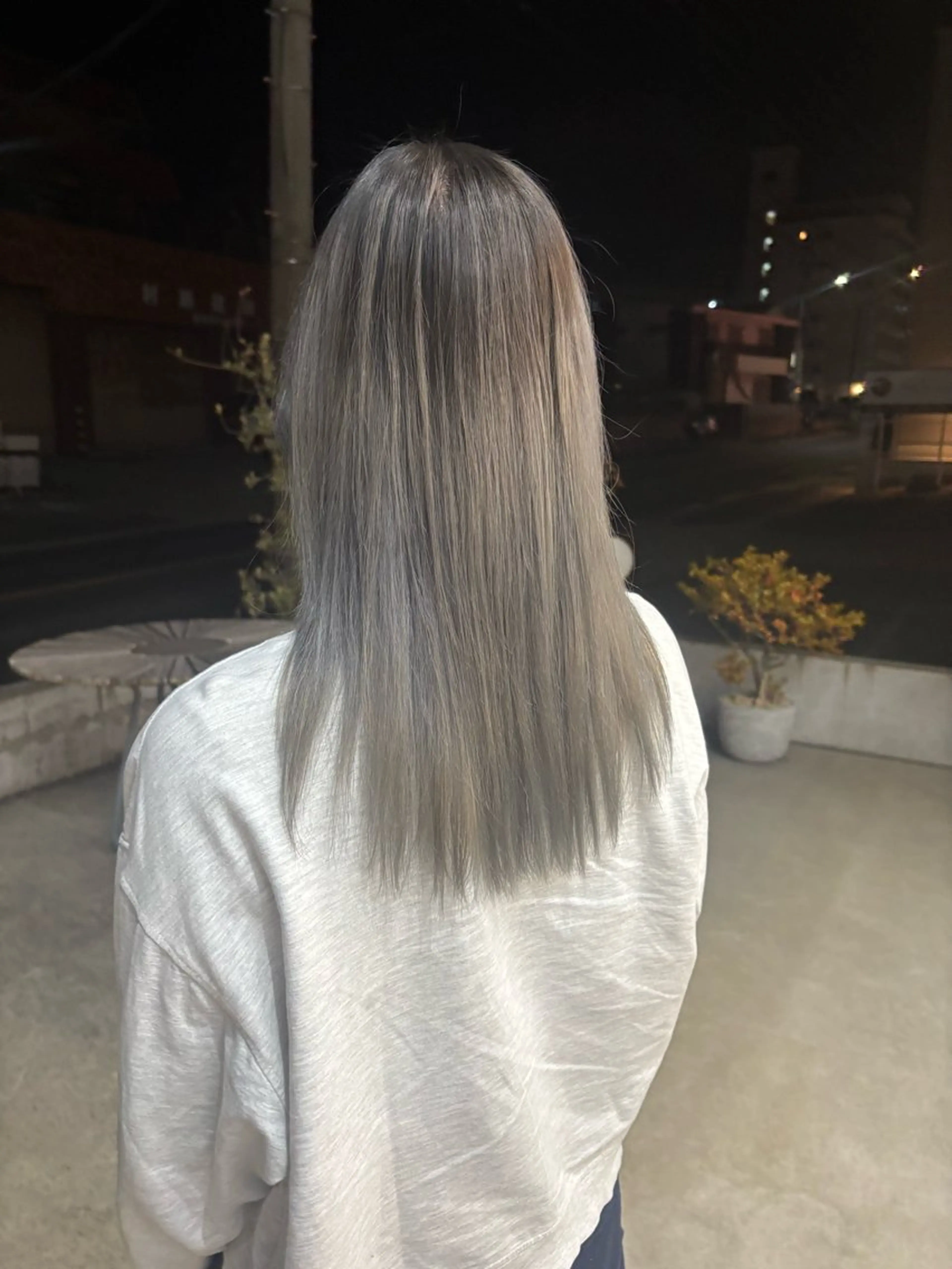 ロング カラー ヘアカラー 伊藤 ゆいなのヘアスタイル