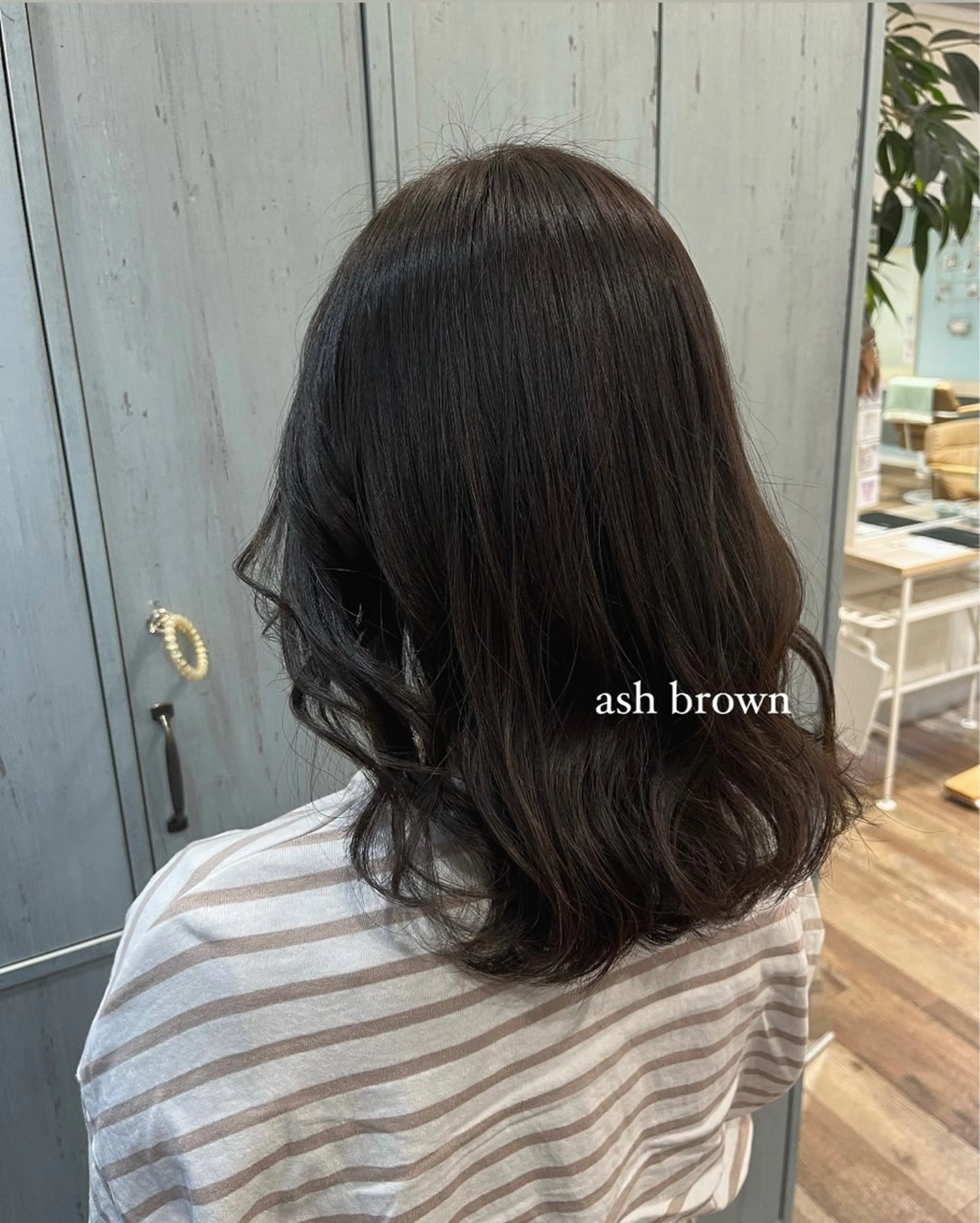 ミディアム カラー アッシュ アッシュブラウン ブラウンカラー 透明感カラー カット ヘアカラー トリートメント 透明感カラー／ 艶感カラー／RAMUのヘアスタイル