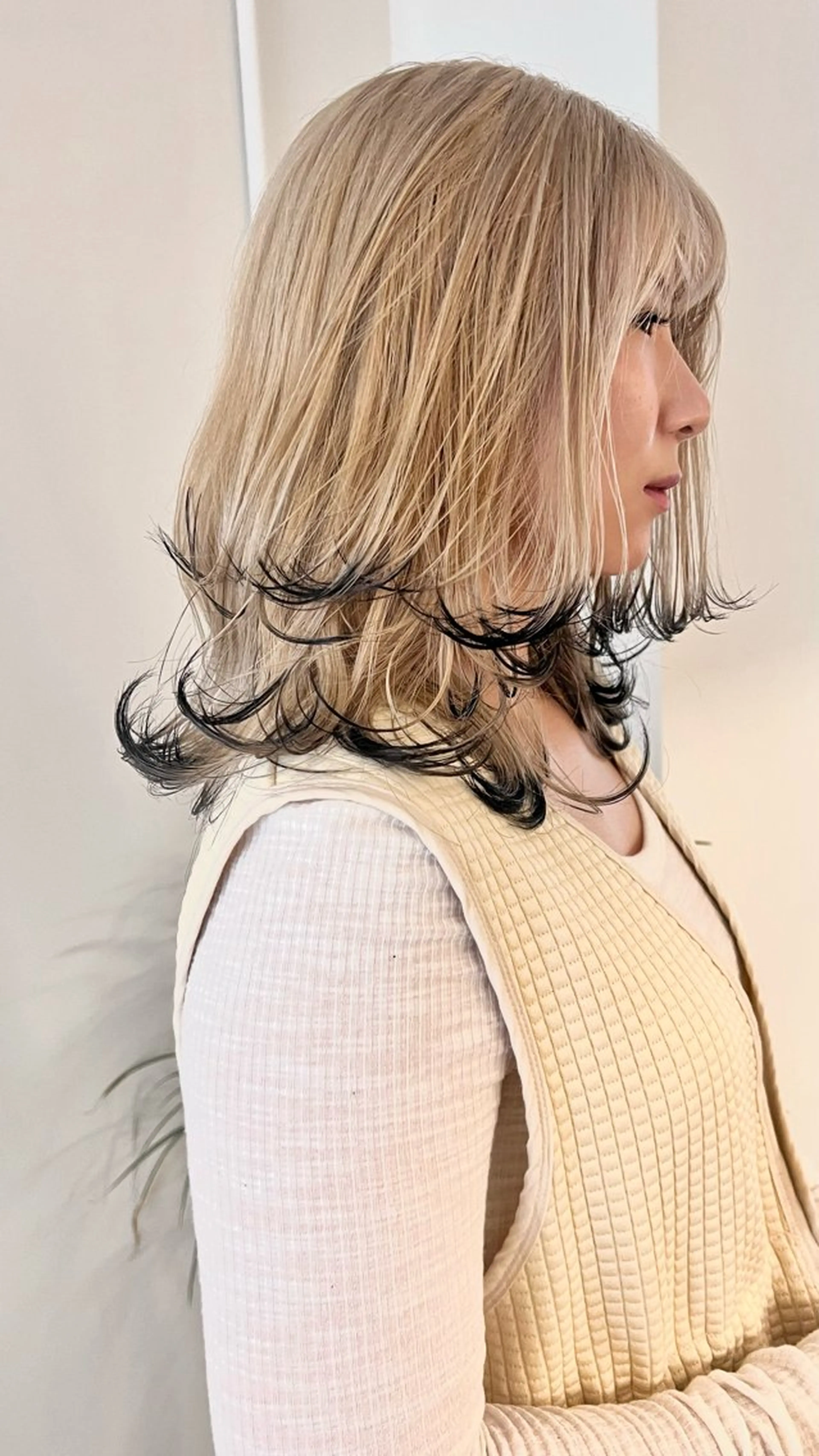 ミディアム カラー 黒髪 ブリーチ デザインカラー ヘアカラー トリートメント RAIMA ケアハイトーンのヘアスタイル