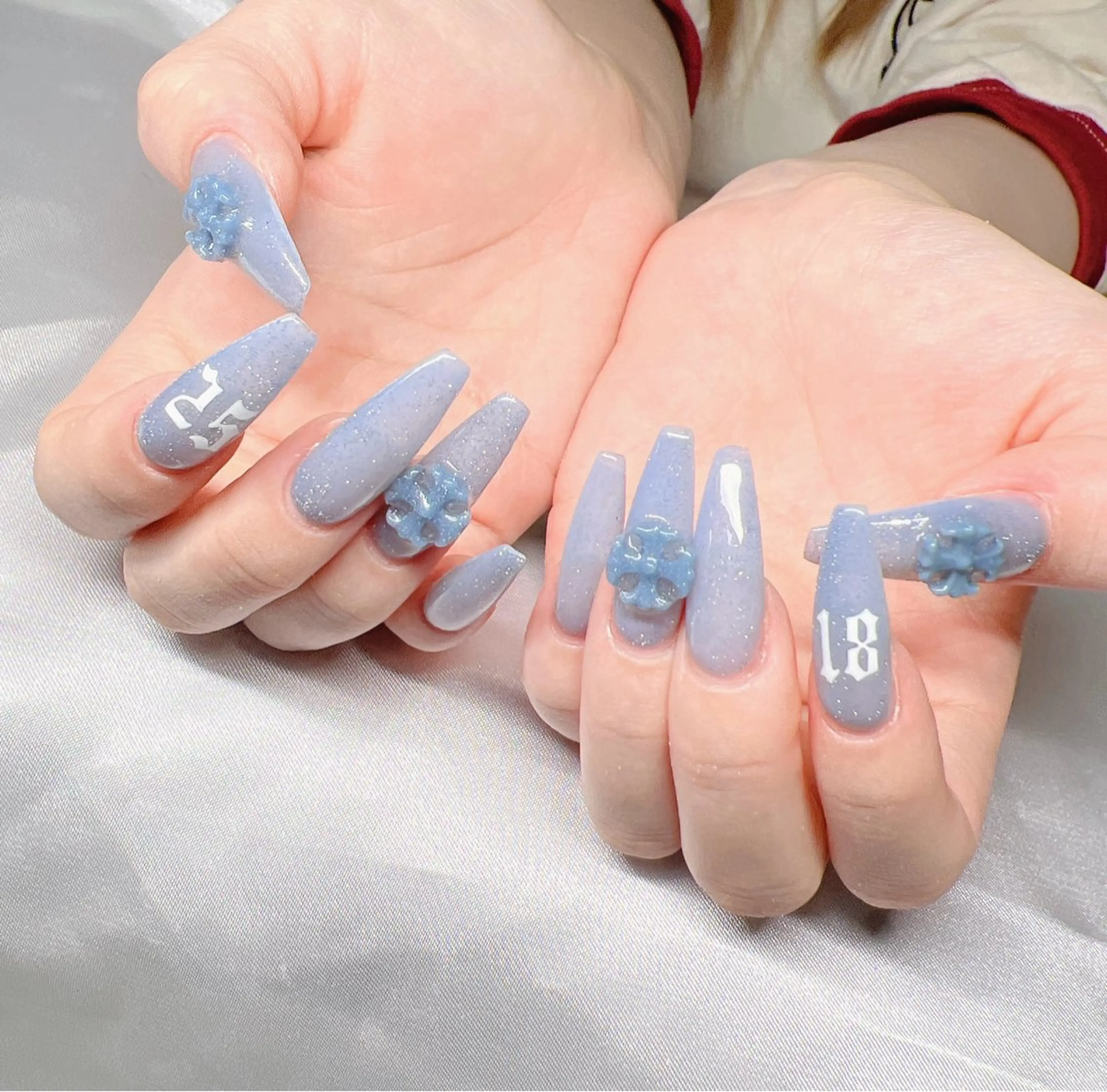 ネイル 長さ出し グラデーション 卒業式 キラキラネイル マグネットネイル Lee Nailsのネイルデザイン