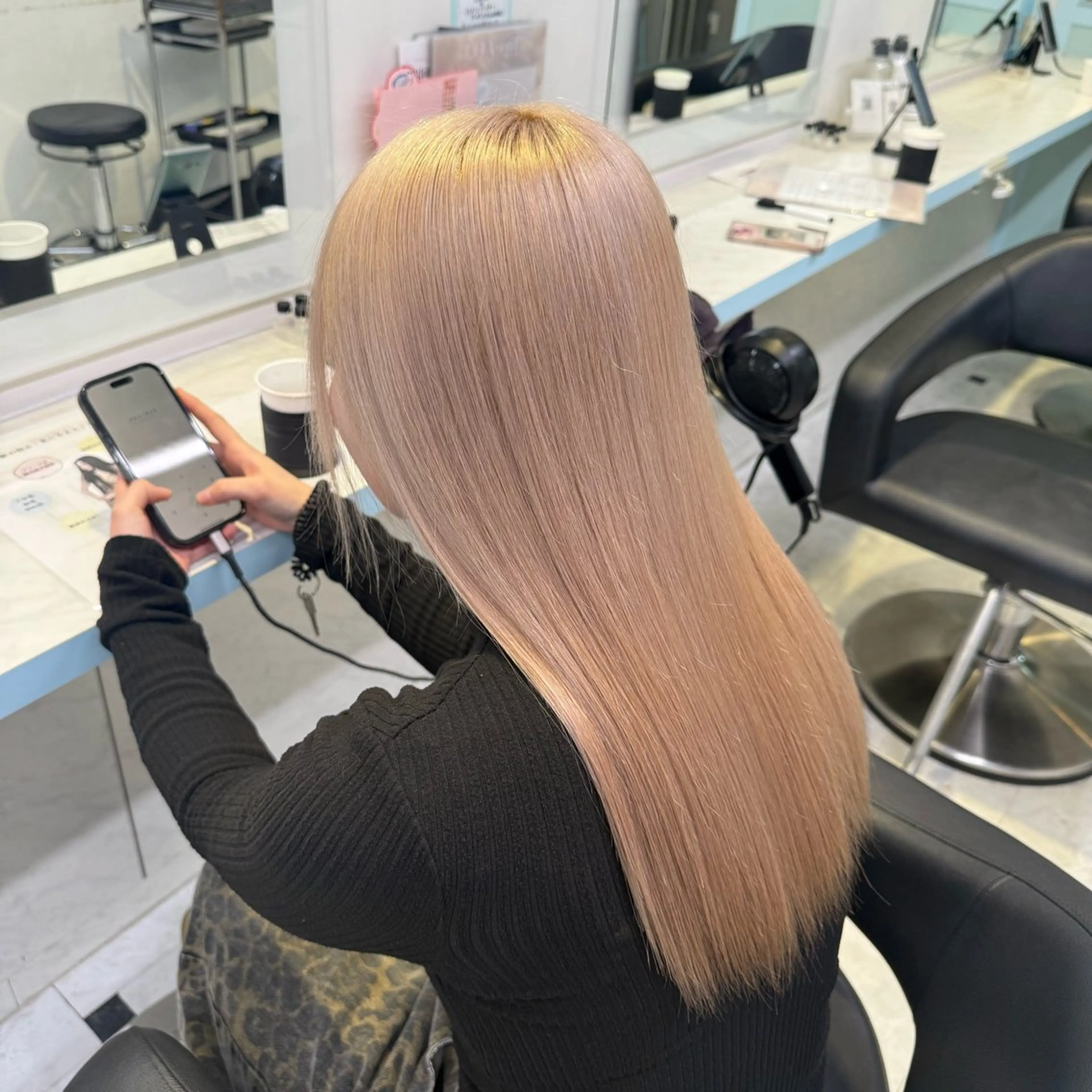 ロング カラー ハイトーン/韓国 レイヤー/るか🎀のヘアスタイル