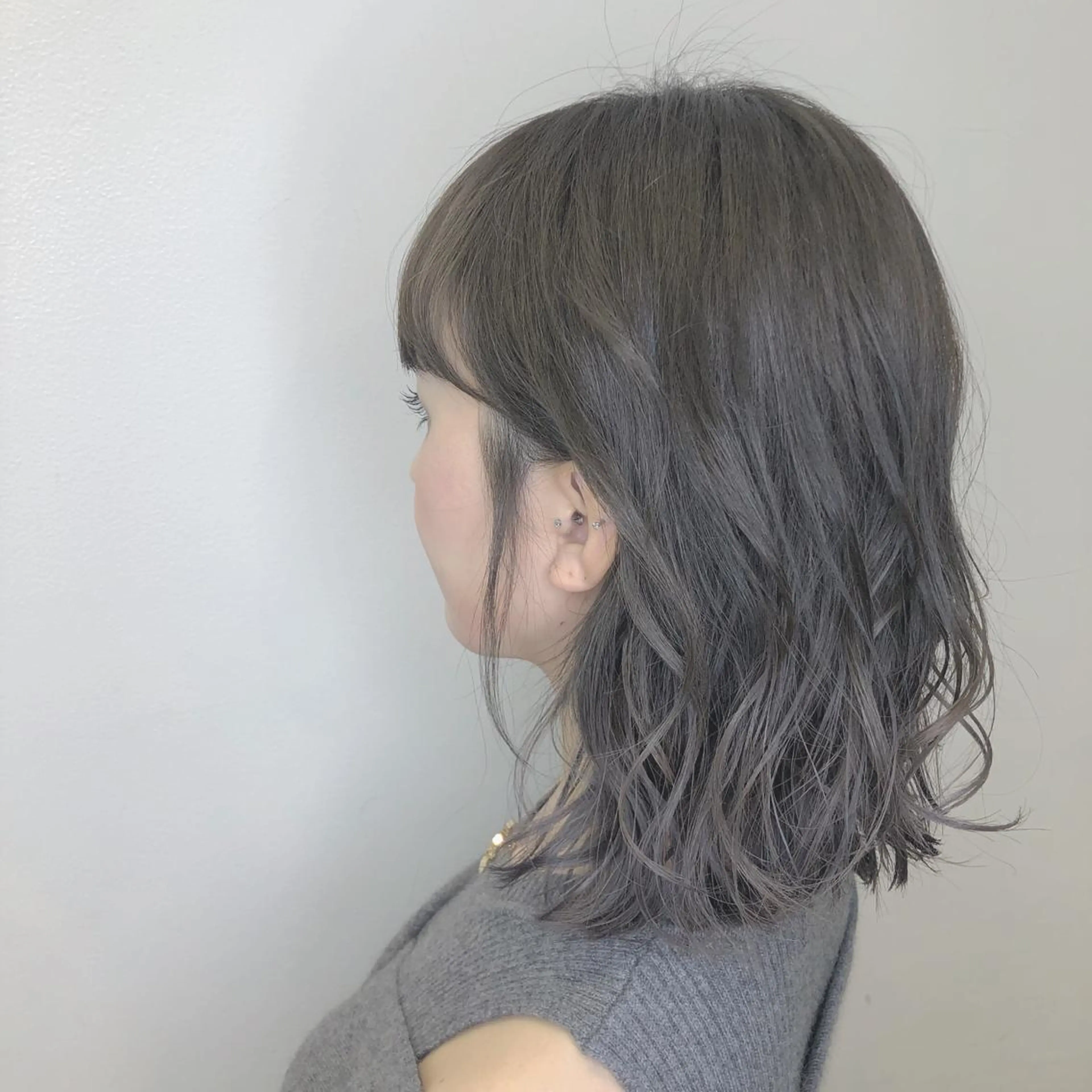 ミディアム カラー 渡邊 唯のヘアスタイル