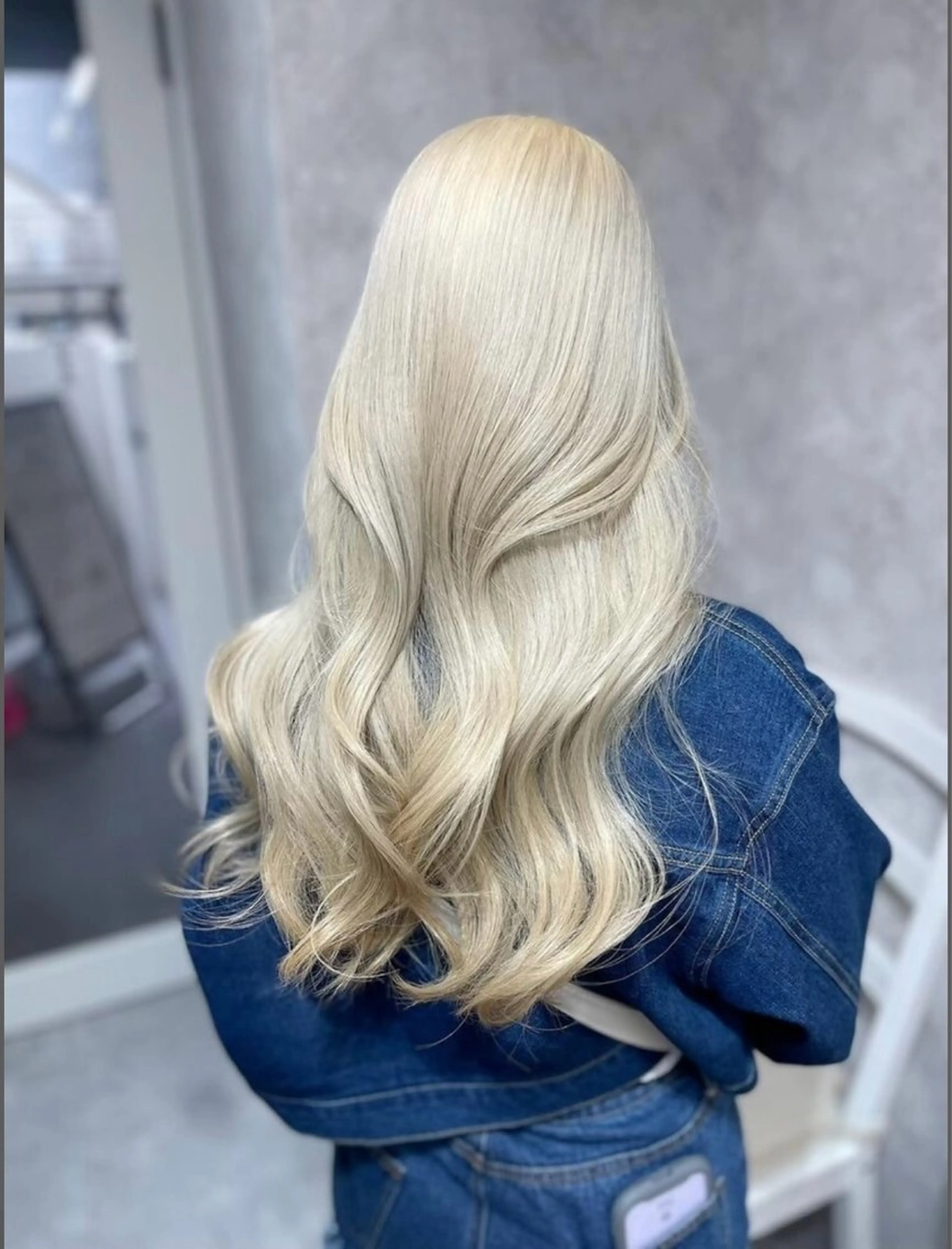 ロング カラー 💗ツヤ髪ハイトーン 💗RIKOのヘアスタイル