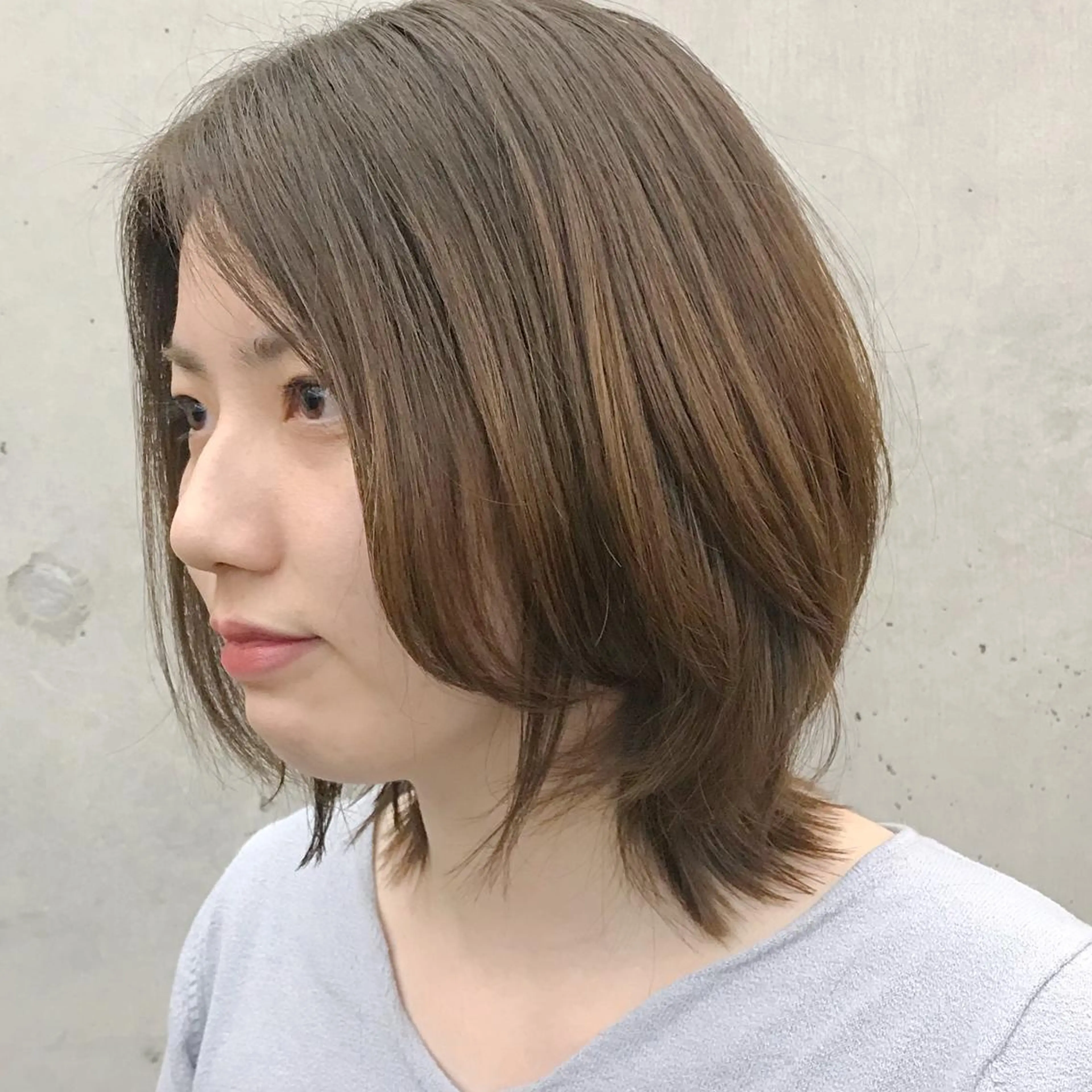 ミディアム カラー ミディアムレイヤー ベージュカラー ボブ レイヤーカット カット ヘアカラー トリートメント ヘアセット ✂︎ウルフ・ショート ✂︎MIKUNIのヘアスタイル