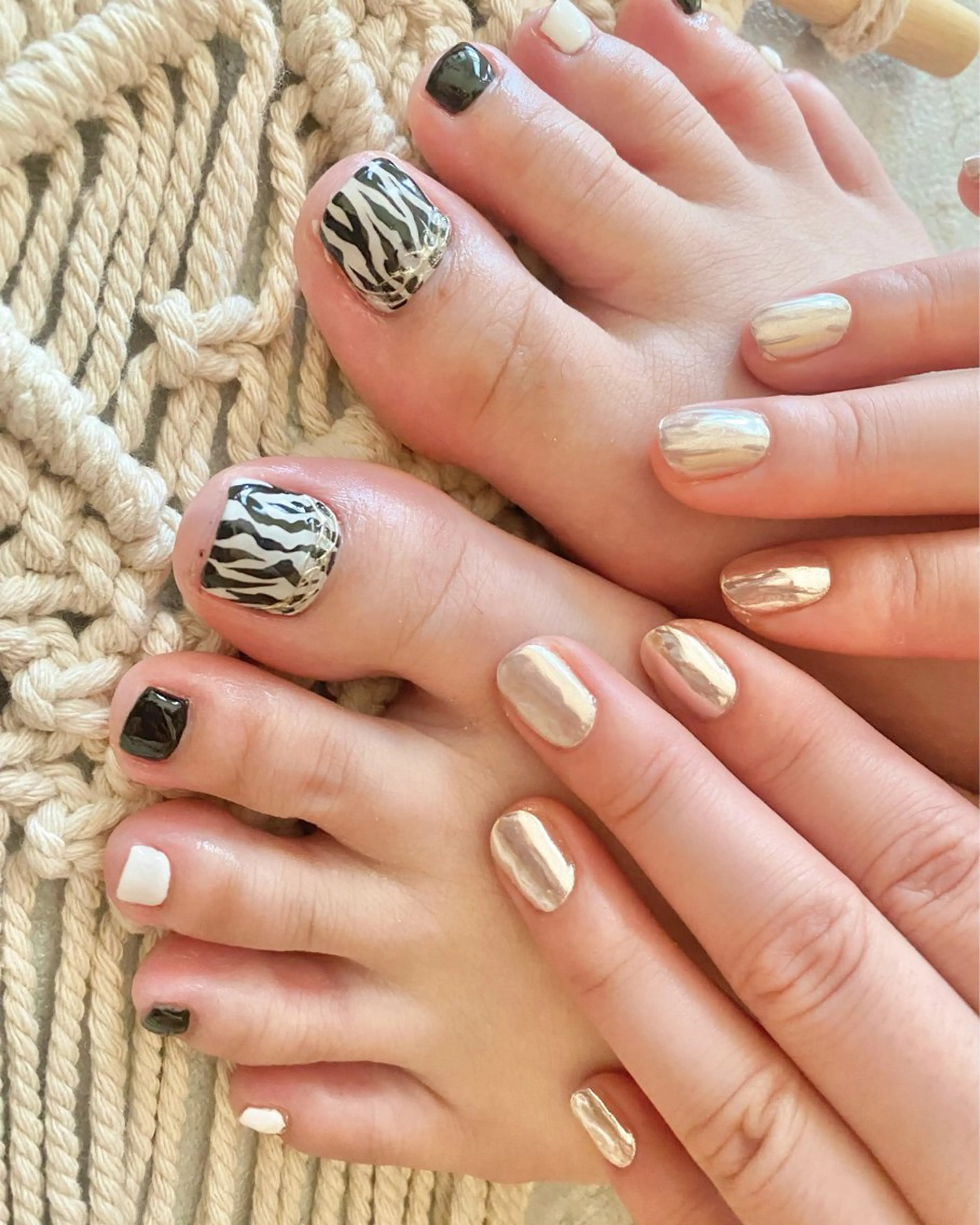 ショート ネイル フットネイル ëmma nail_ by chulaのネイルデザイン