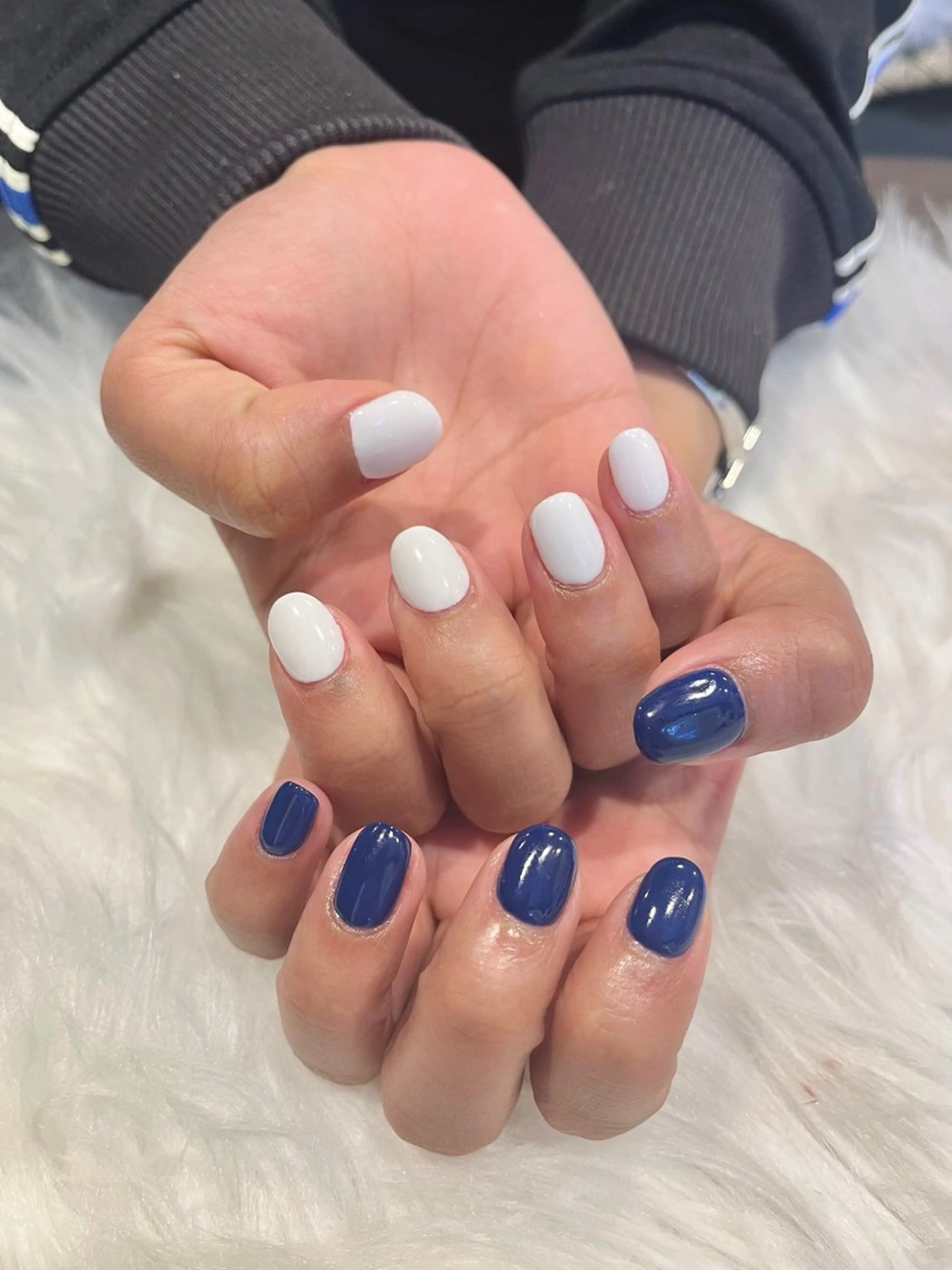 ネイル ネイビー ホワイト ハンドネイル Nobady_ Kotonoのネイルデザイン