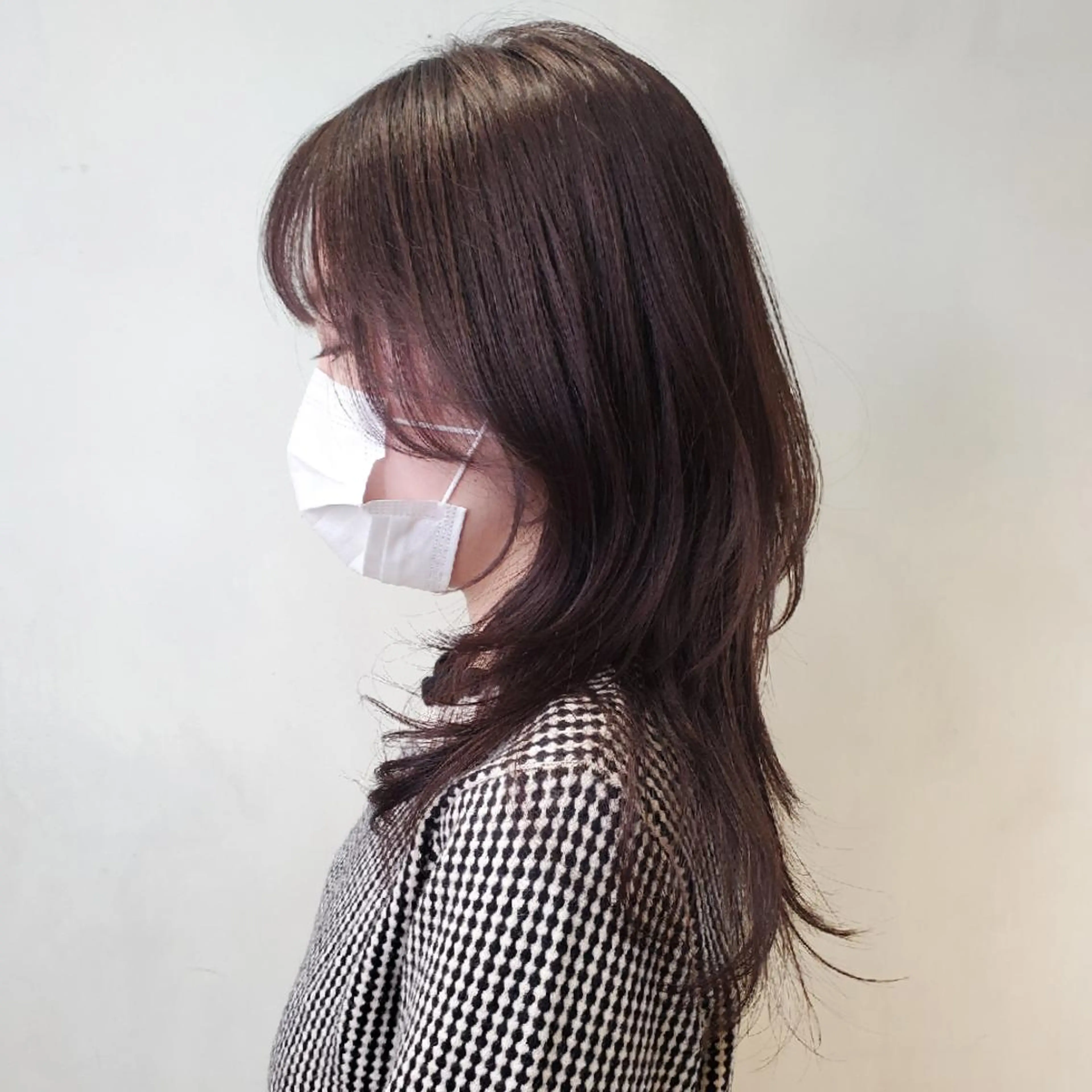 セミロング ハッシュカット 韓国レイヤー　 suzuのヘアスタイル