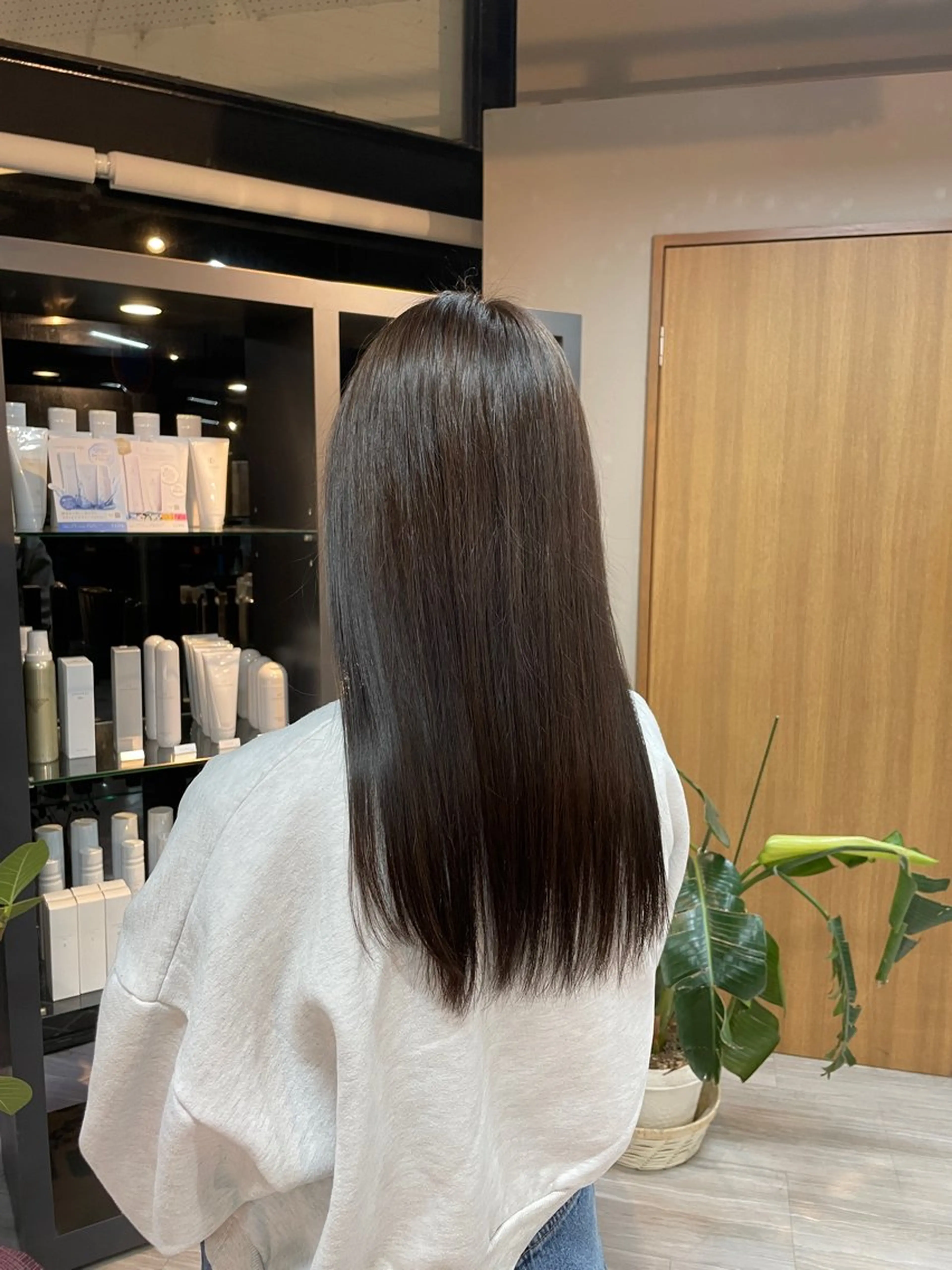 セミロング カラー ブラウンカラー グレージュ マキノ キョウカのヘアスタイル