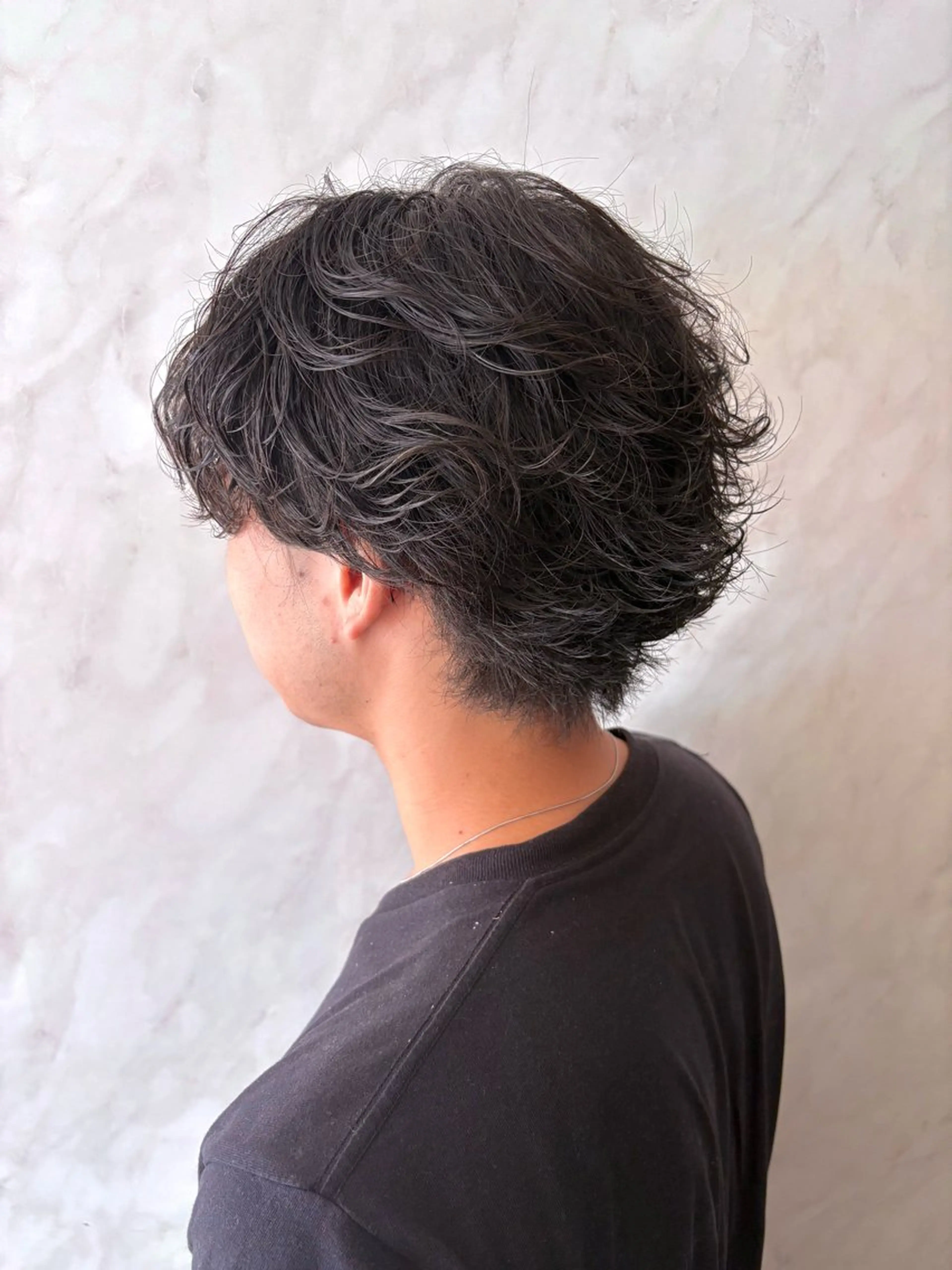 ショート パーマ ニュアンスパーマ 本厚木パーマ＆ブリー チ特化メンズショートのヘアスタイル