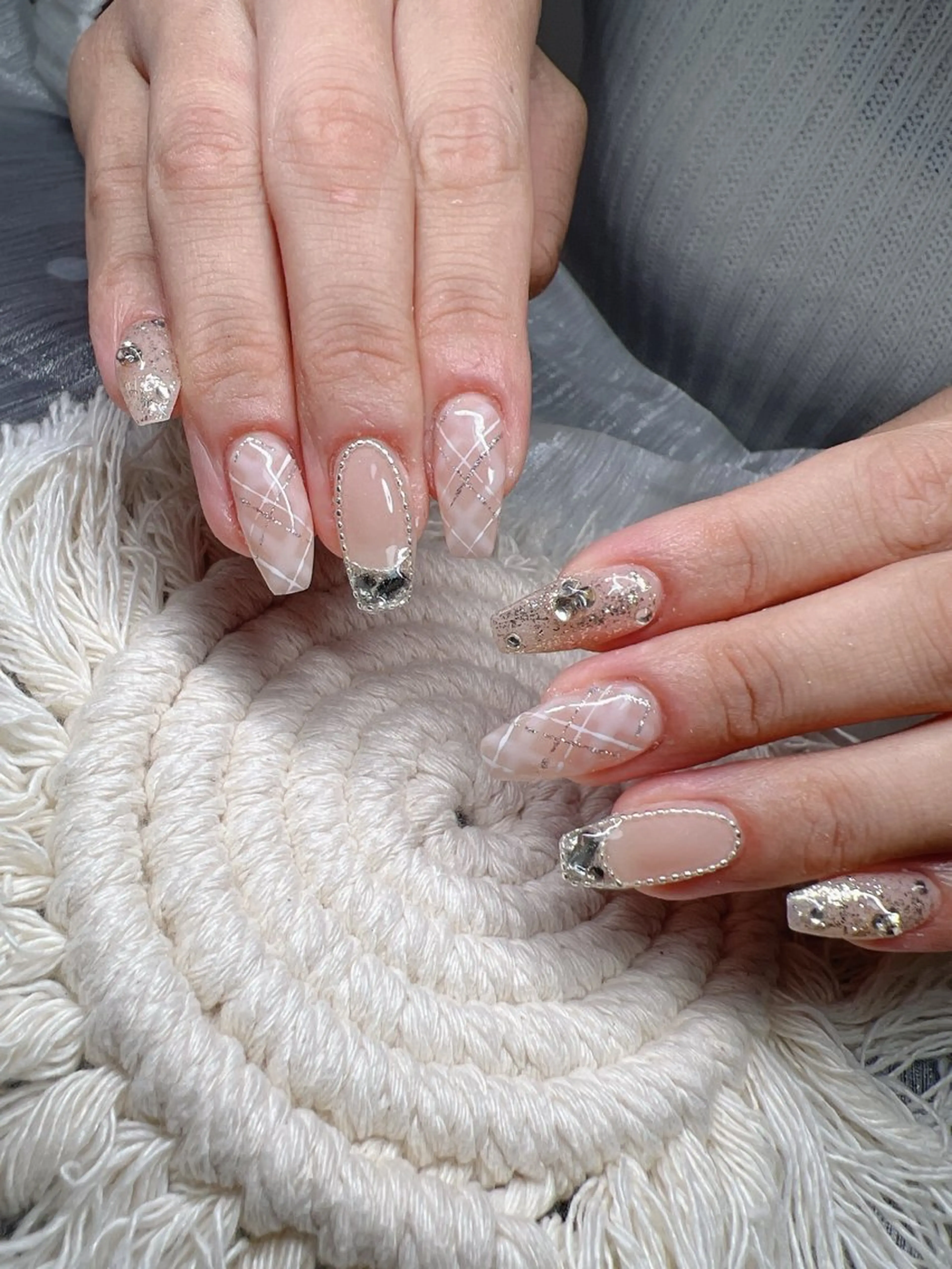 ネイル オーロラネイル チークネイル 長さ出し フットネイル フレンチネイル ハンドネイル Lee Nailsのネイルデザイン