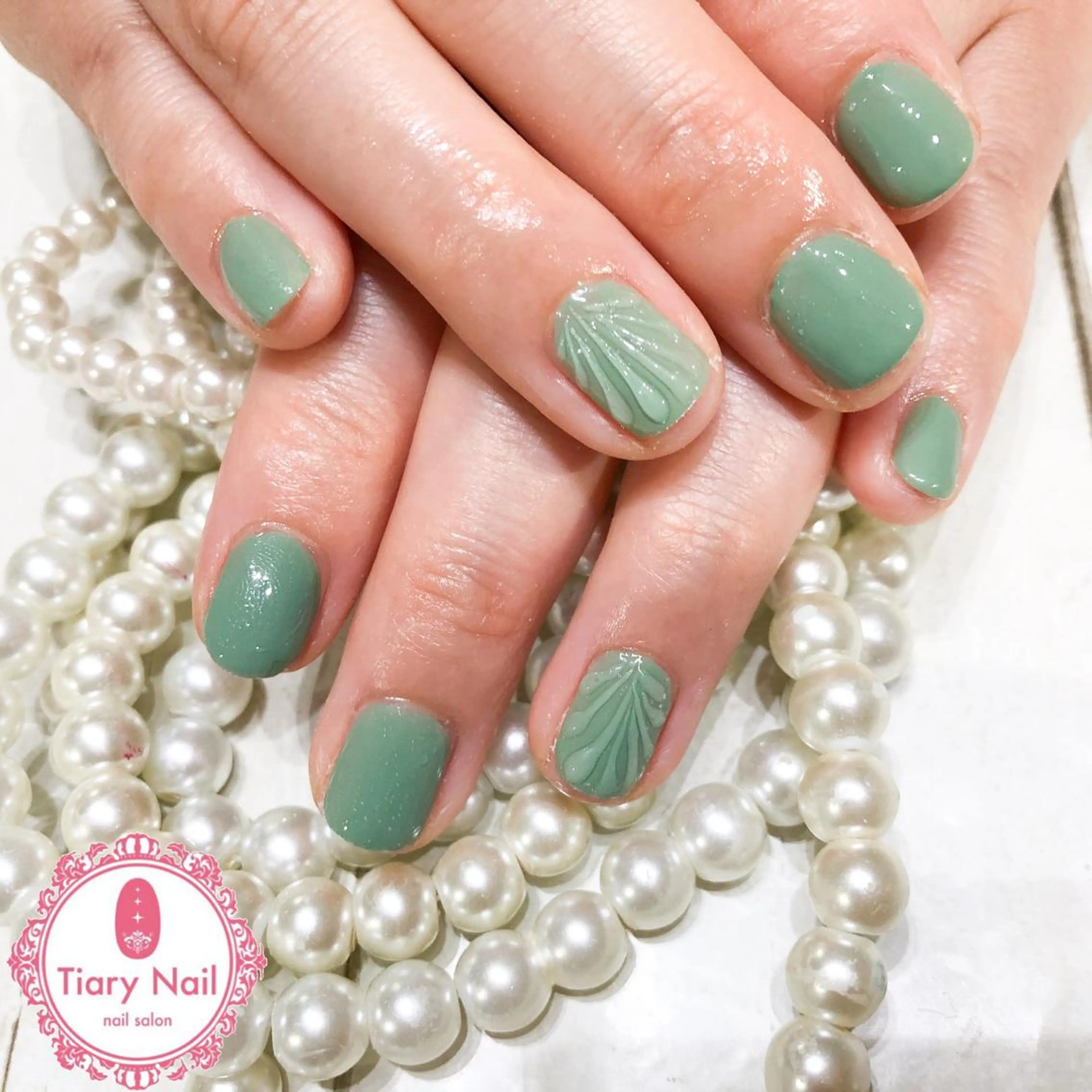 ネイル tiarynail K K🐼のネイルデザイン