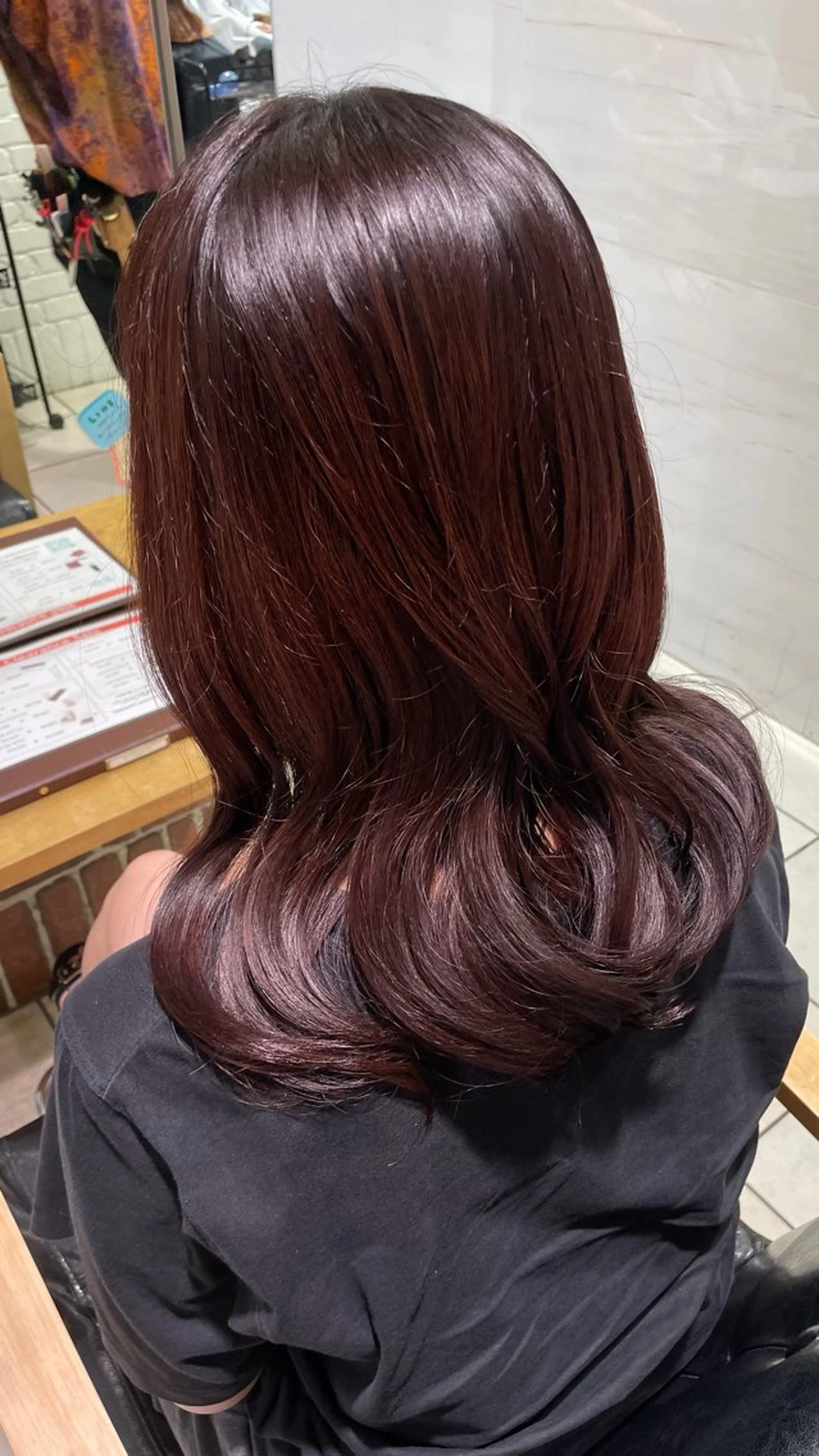 セミロング カラー レッドカラー 🩰韓国レイヤー🩷 艶カラー🌷小栁歩美のヘアスタイル