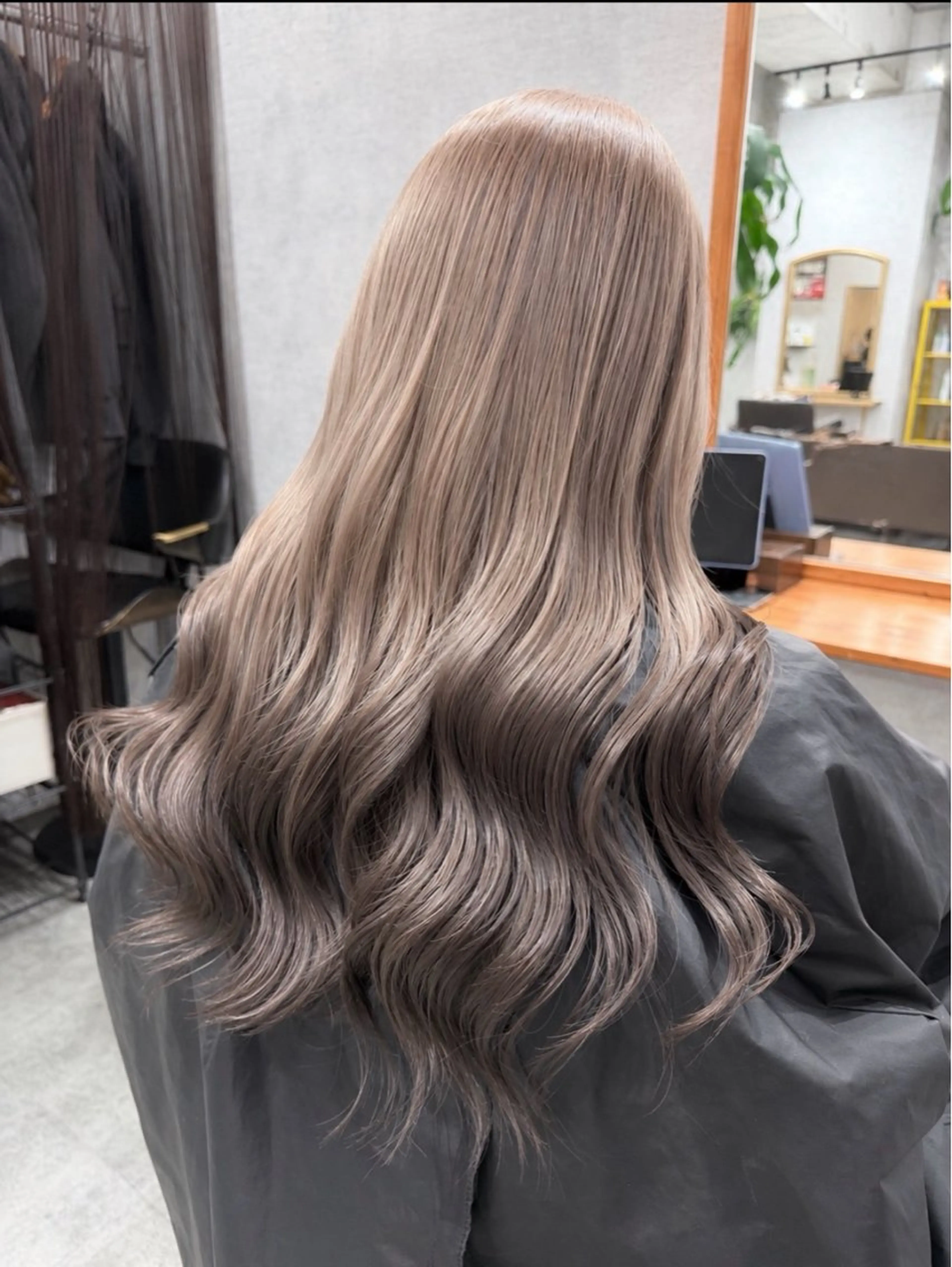 ロング カラー ブラウンカラー グラデーションカラー グレージュ カット ヘアカラー C'LD Hair トモヤのヘアスタイル