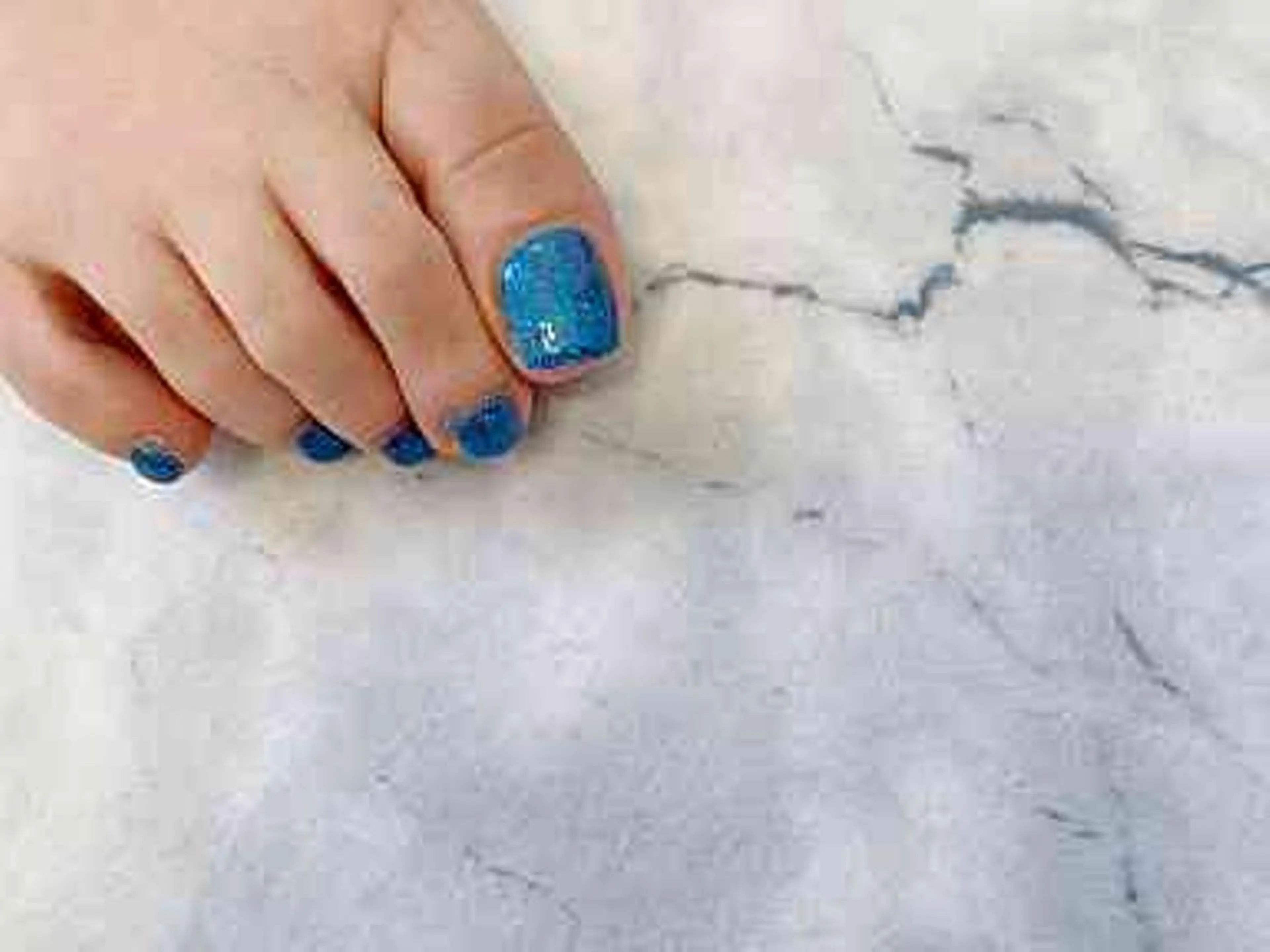 ネイル ネイルリボン 受付スタッフのネイルデザイン