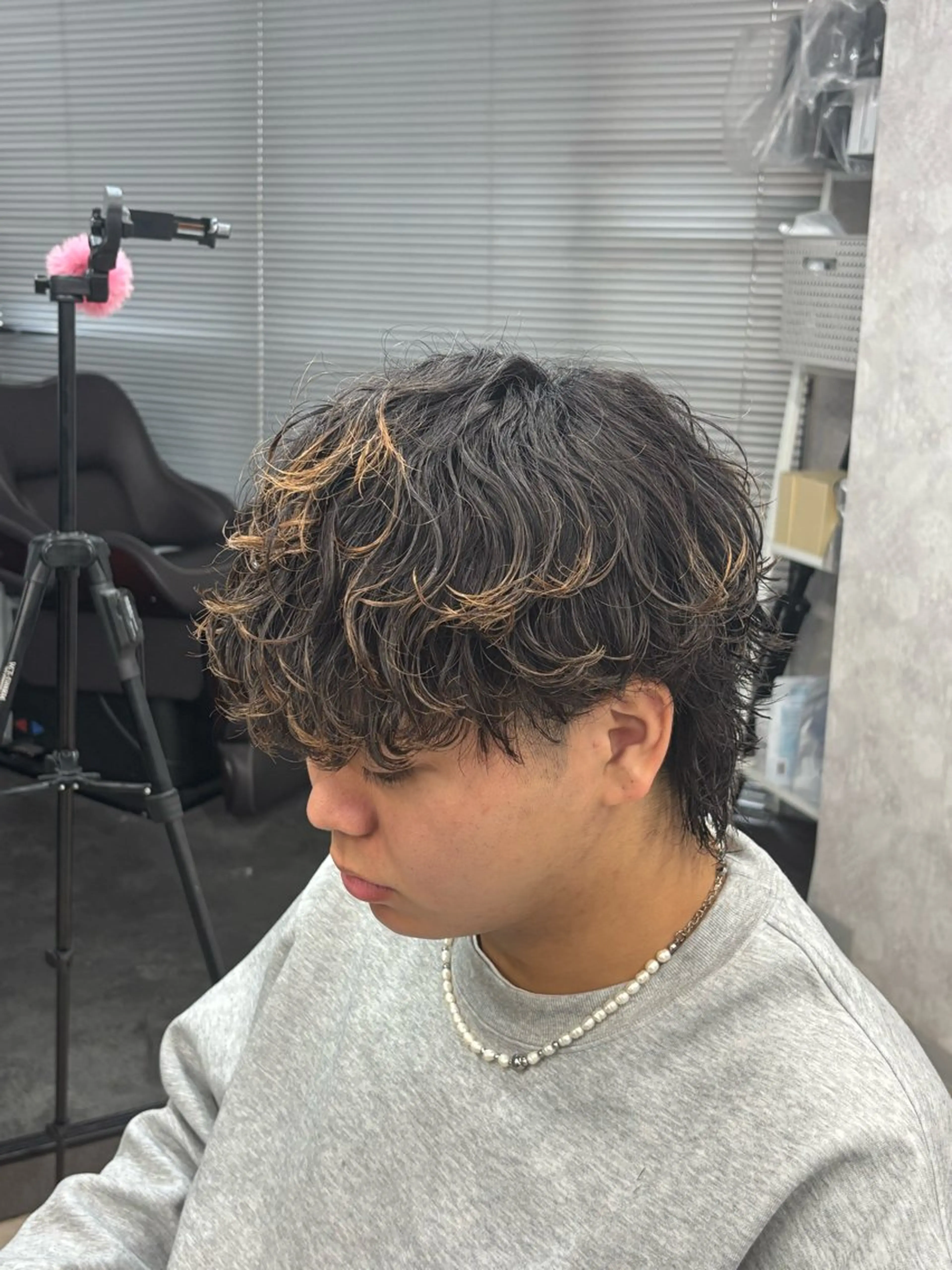 パーマ メンズハイトーン 北斗💍レイヤーのヘアスタイル