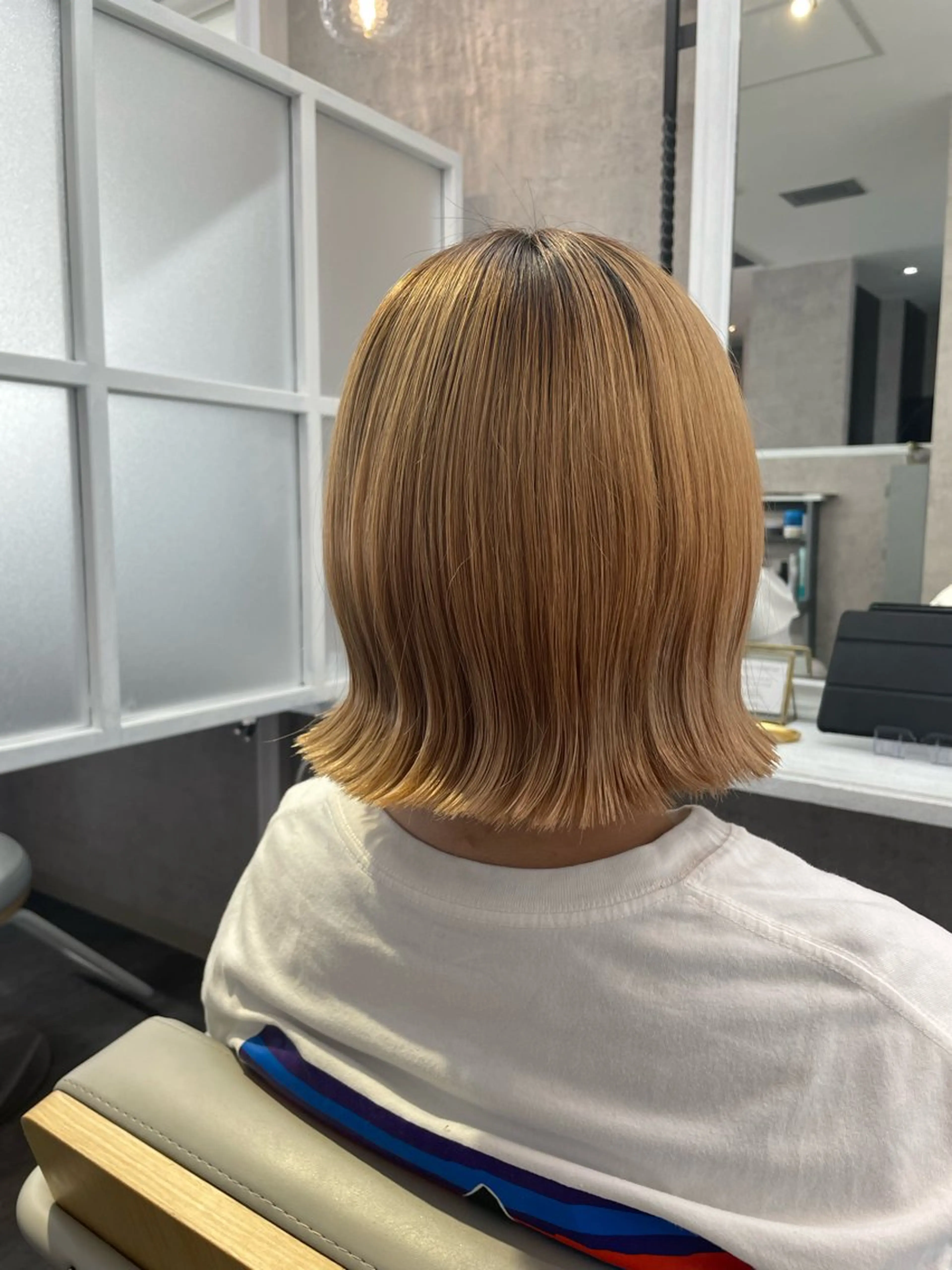 カラー 手塚 由佳のヘアスタイル